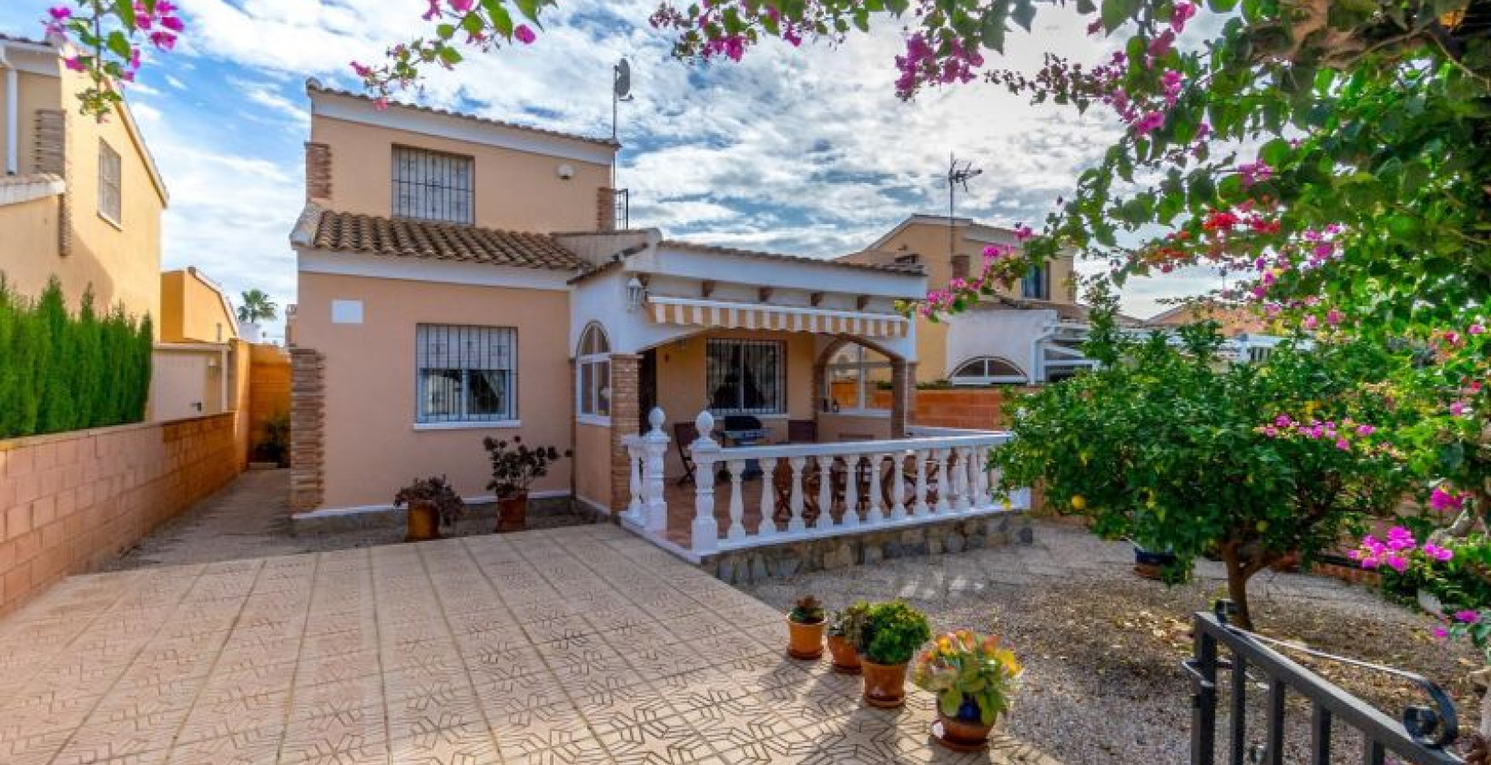 Återförsäljning - Villa - Orihuela Costa - Las Mimosas