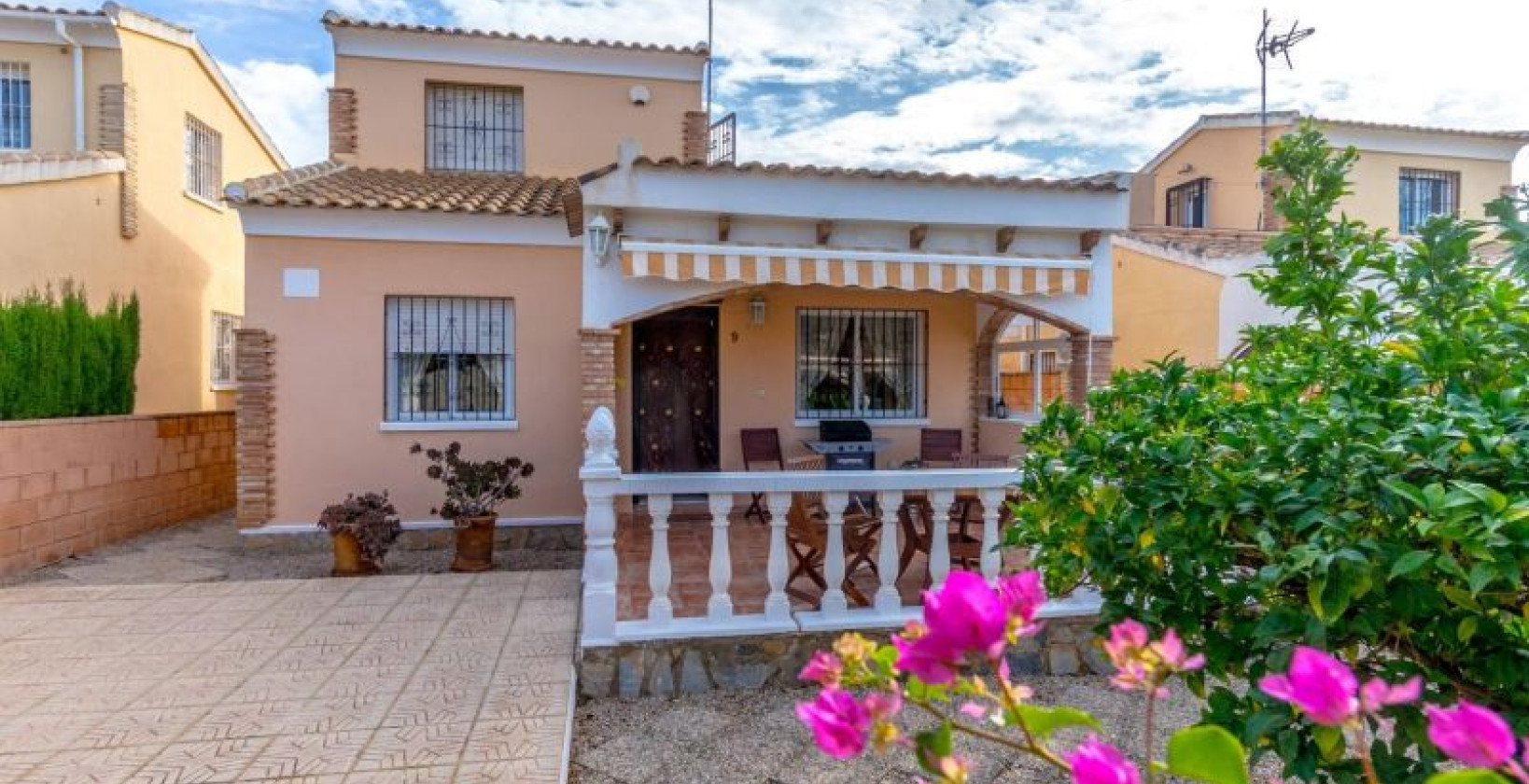 Återförsäljning - Villa - Orihuela Costa - Las Mimosas