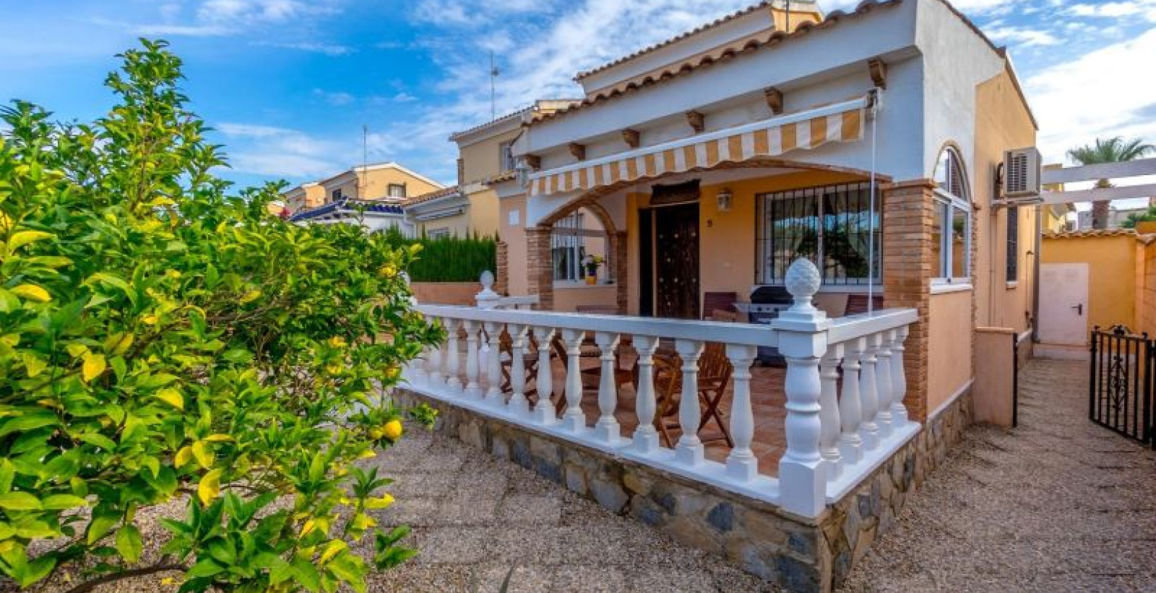 Återförsäljning - Villa - Orihuela Costa - Las Mimosas