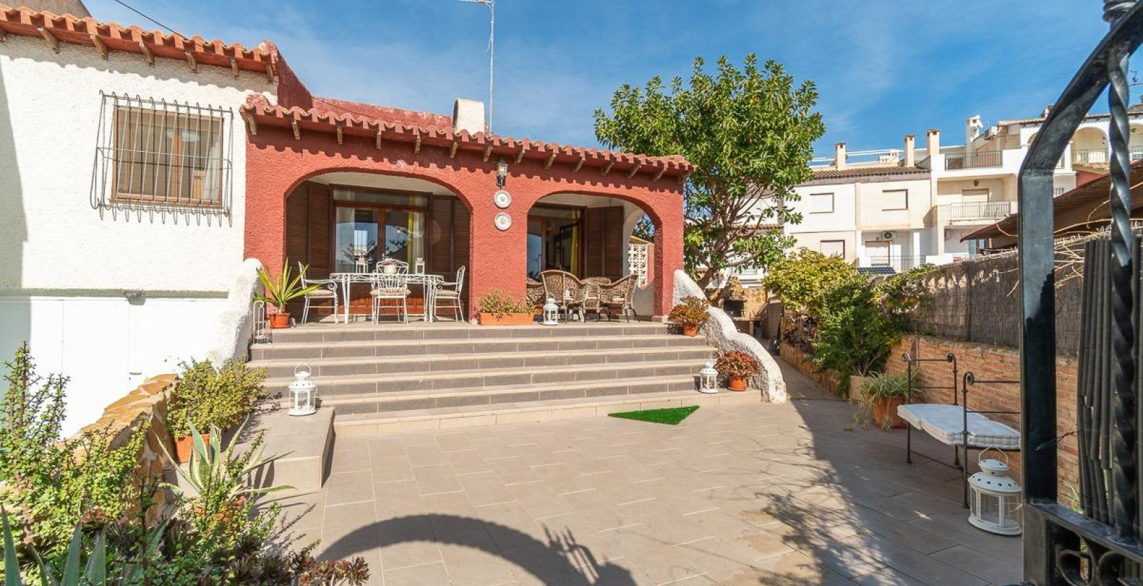 Återförsäljning - Villa - Orihuela Costa - Punta Prima