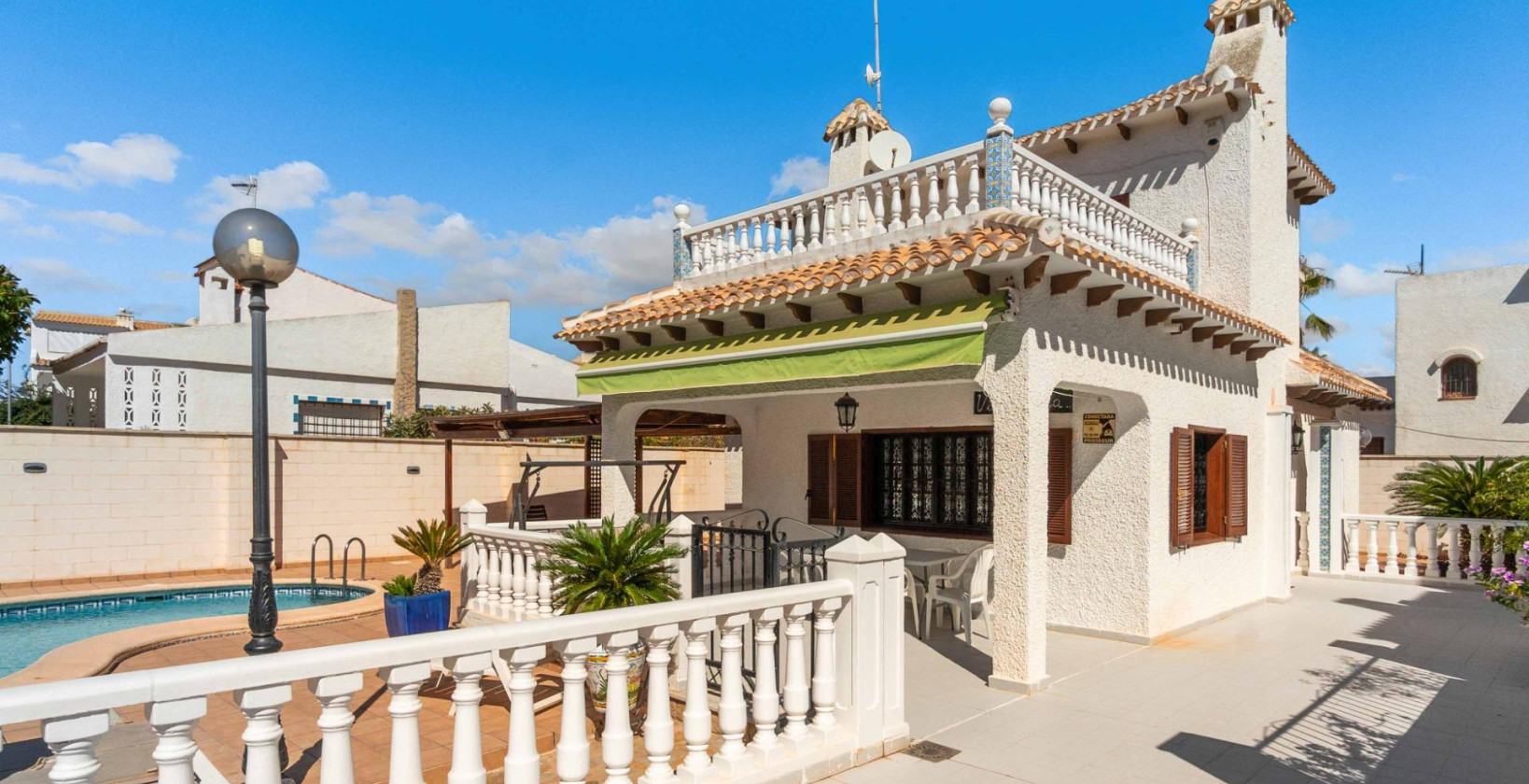 Resale - Villa - Orihuela Costa - La Zenia