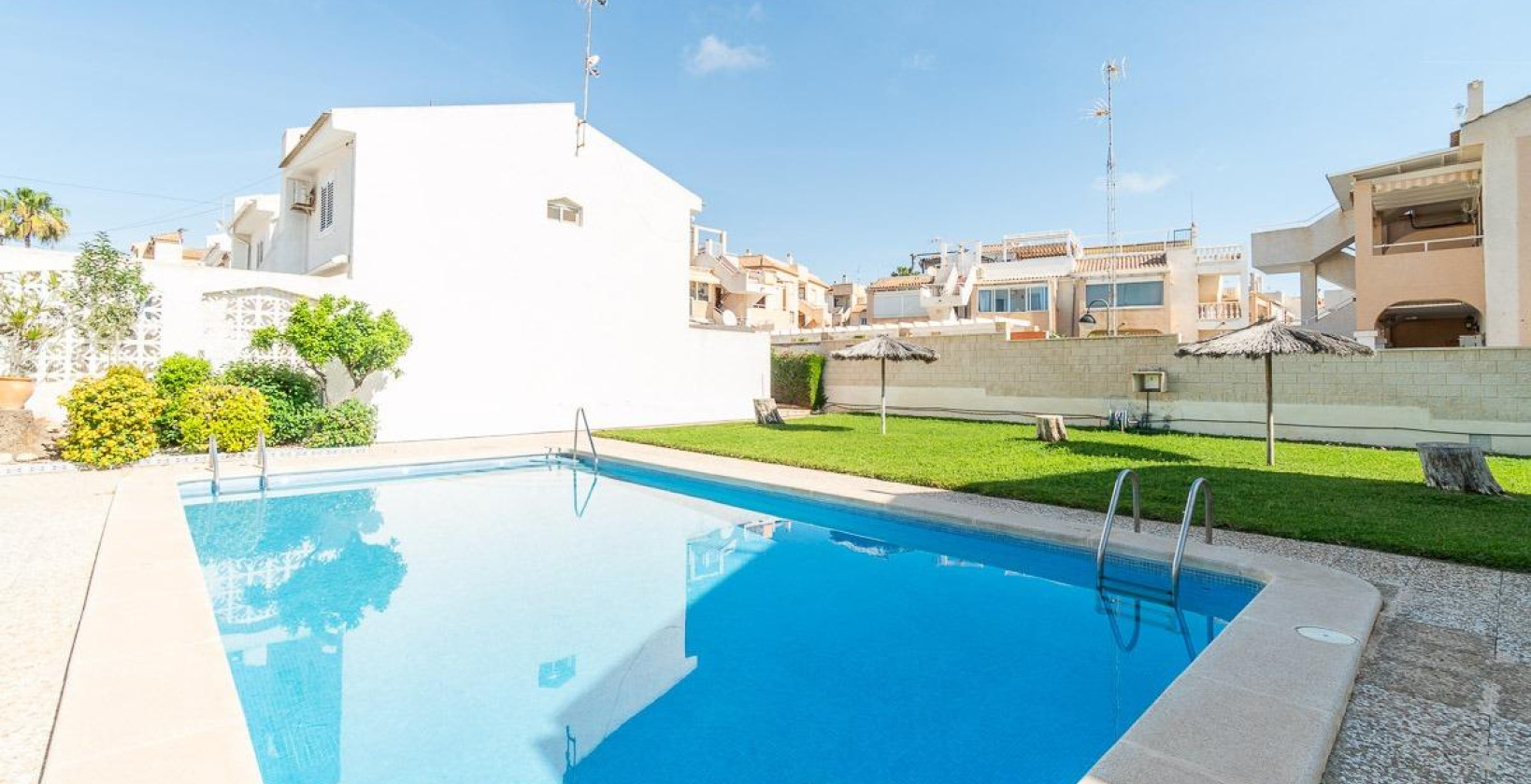 Resale - Bungalow - Torrevieja - Los Frutales