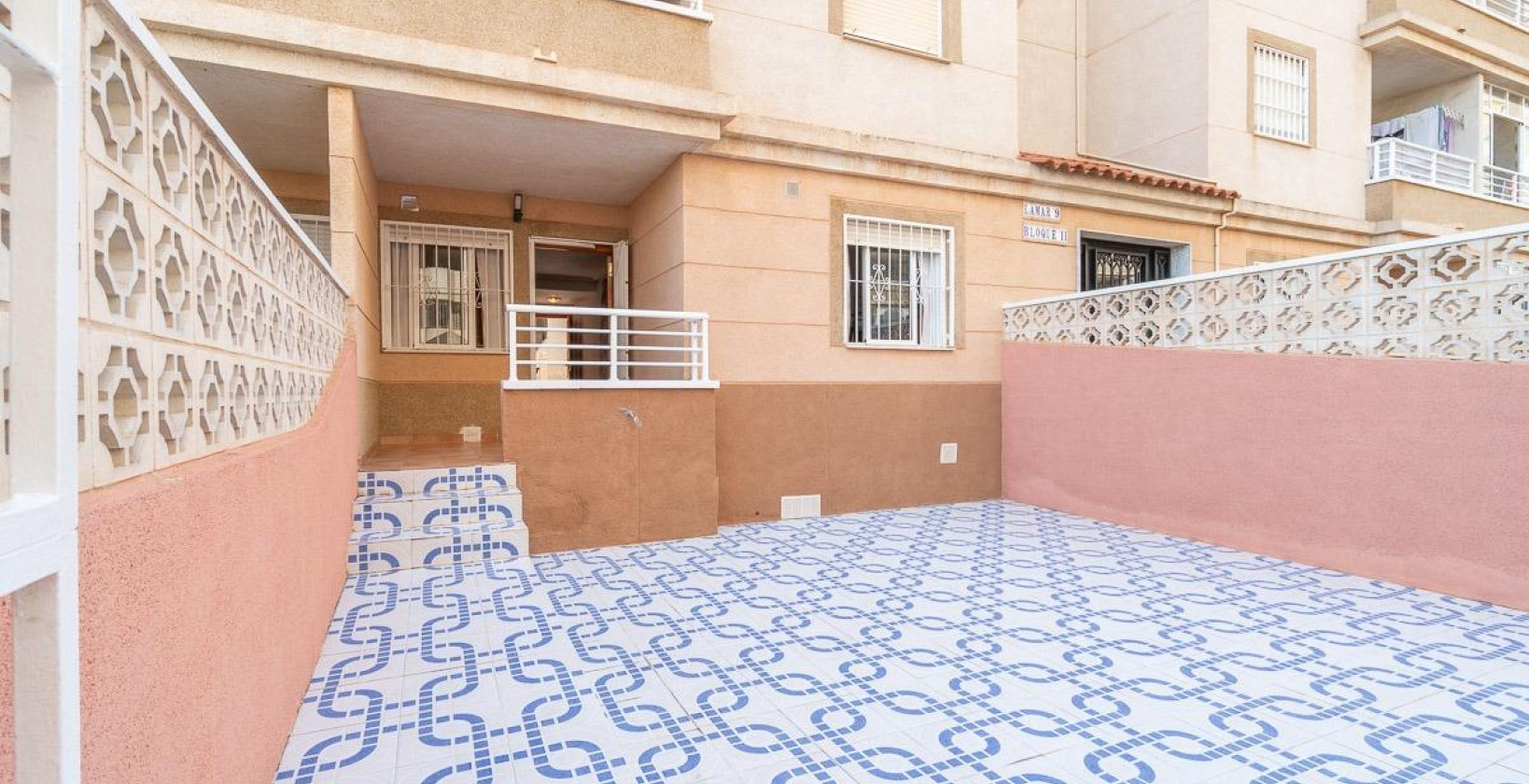 Resale - Apartment / flat - Torrevieja - Nueva Torrevieja