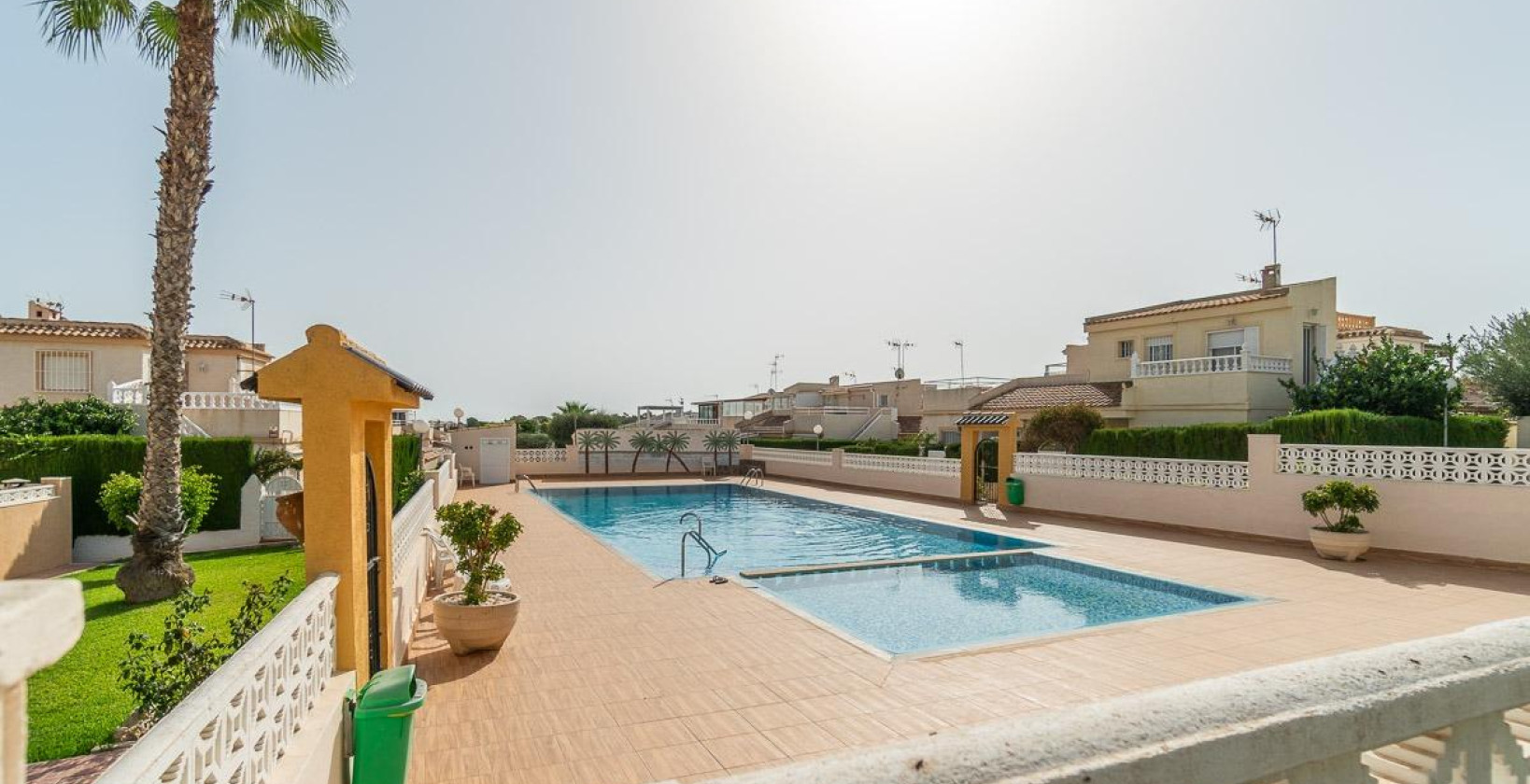 Resale - Terraced house - Torrevieja - Los altos