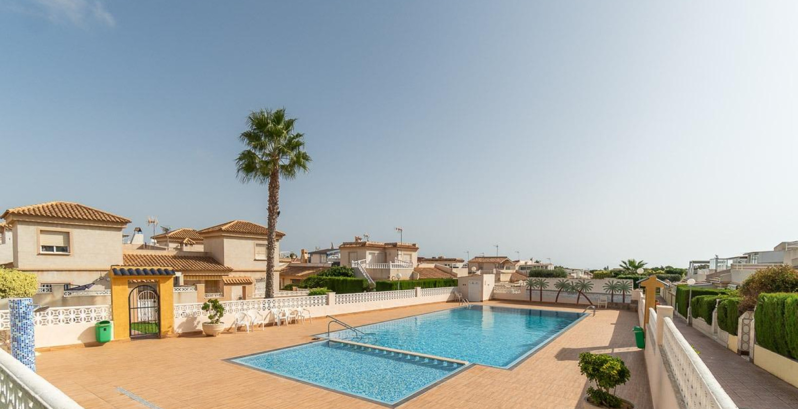 Resale - Terraced house - Torrevieja - Los altos