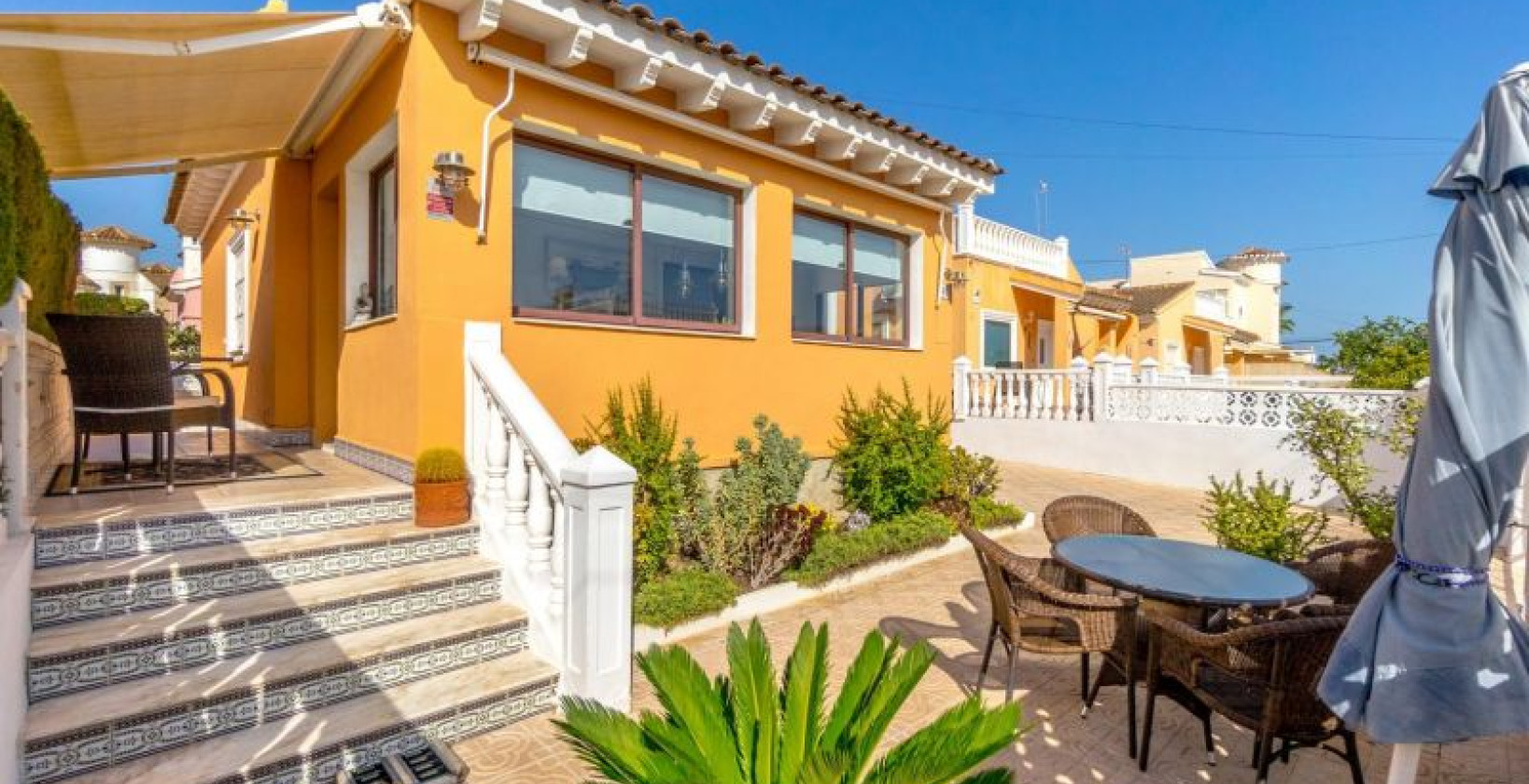 Resale - Villa - Orihuela Costa - Playa Flamenca