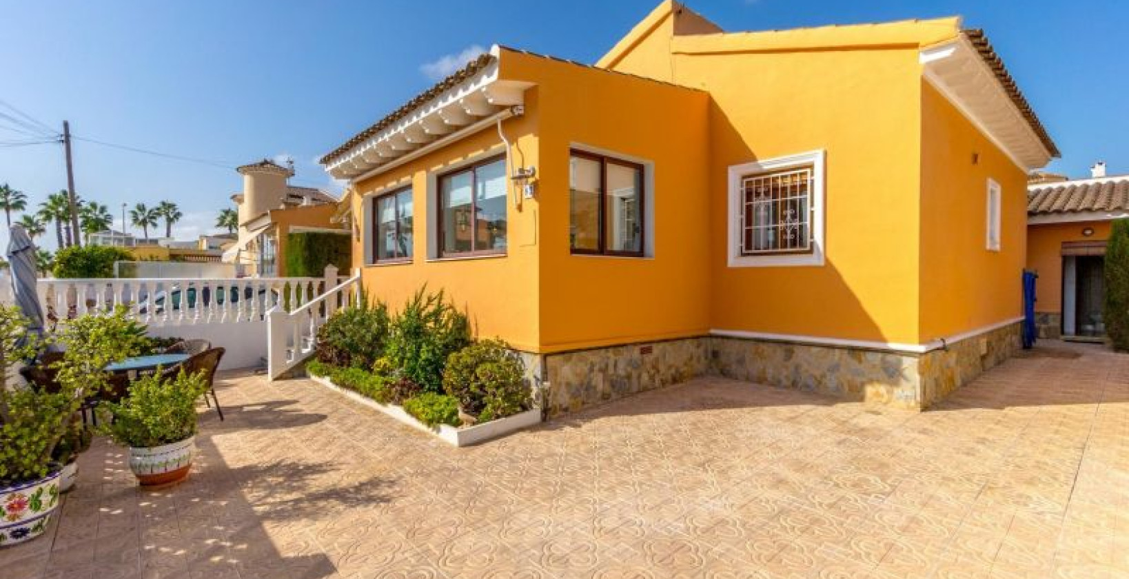 Resale - Villa - Orihuela Costa - Playa Flamenca