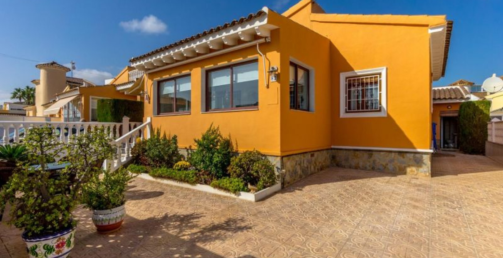 Resale - Villa - Orihuela Costa - Playa Flamenca