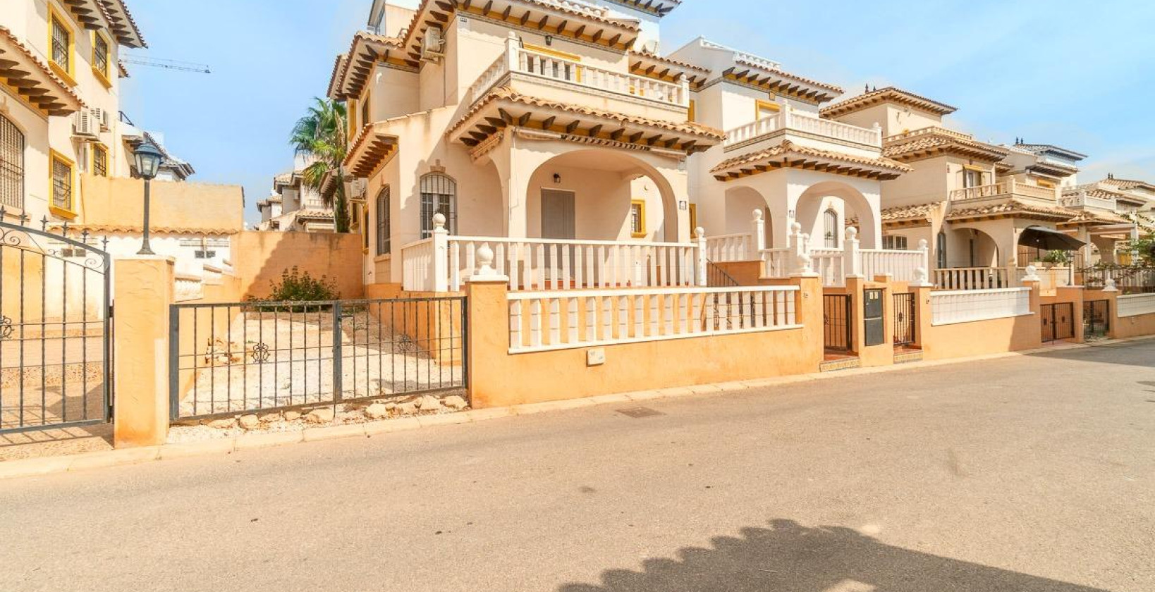 Återförsäljning - Villa - Orihuela Costa - Los Dolses