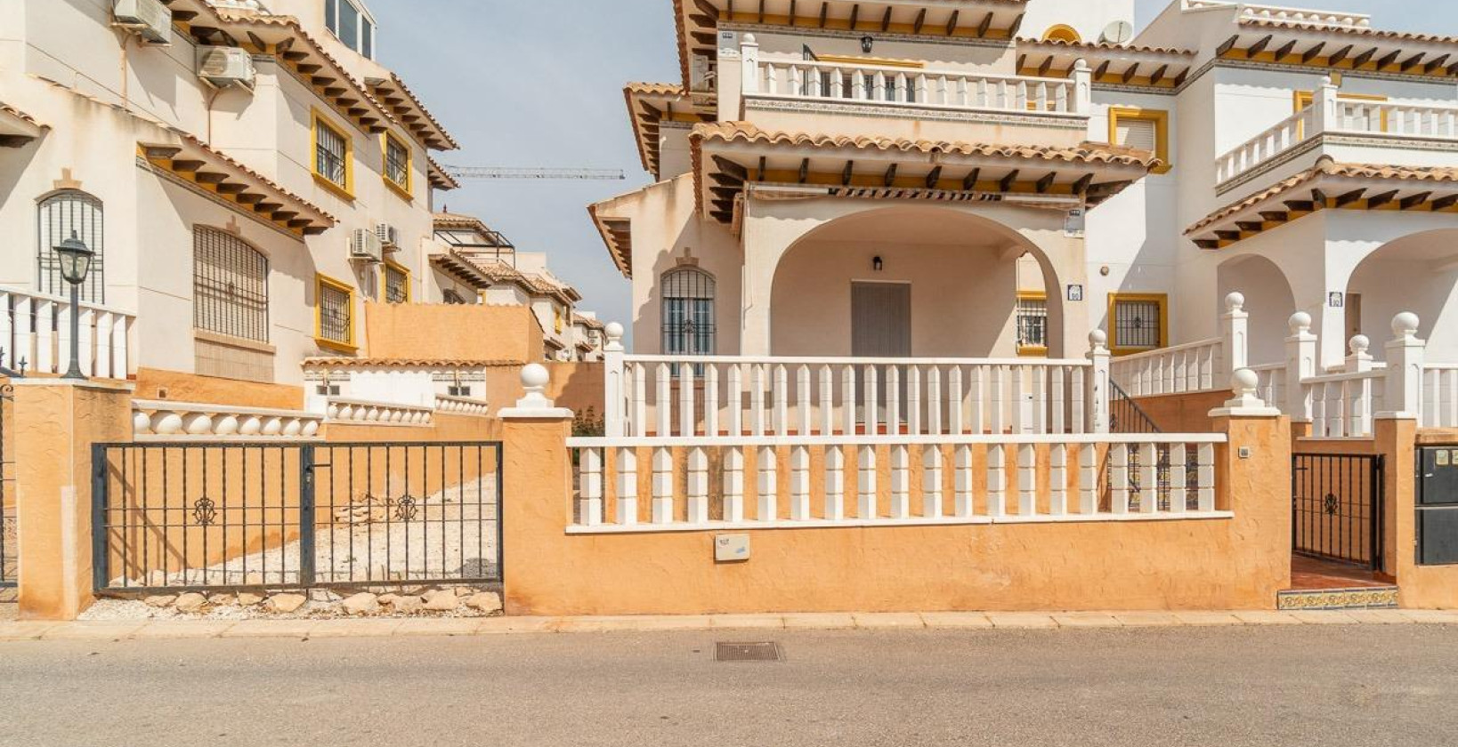 Återförsäljning - Villa - Orihuela Costa - Los Dolses