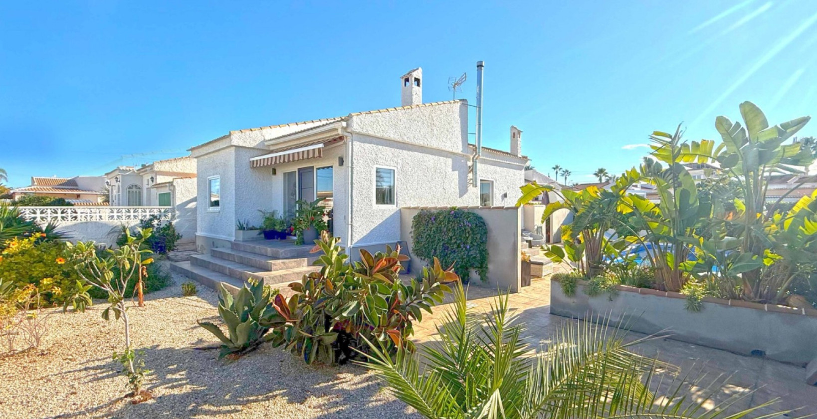 Återförsäljning - Villa - Torrevieja - La Siesta - El Salado -  Torreta