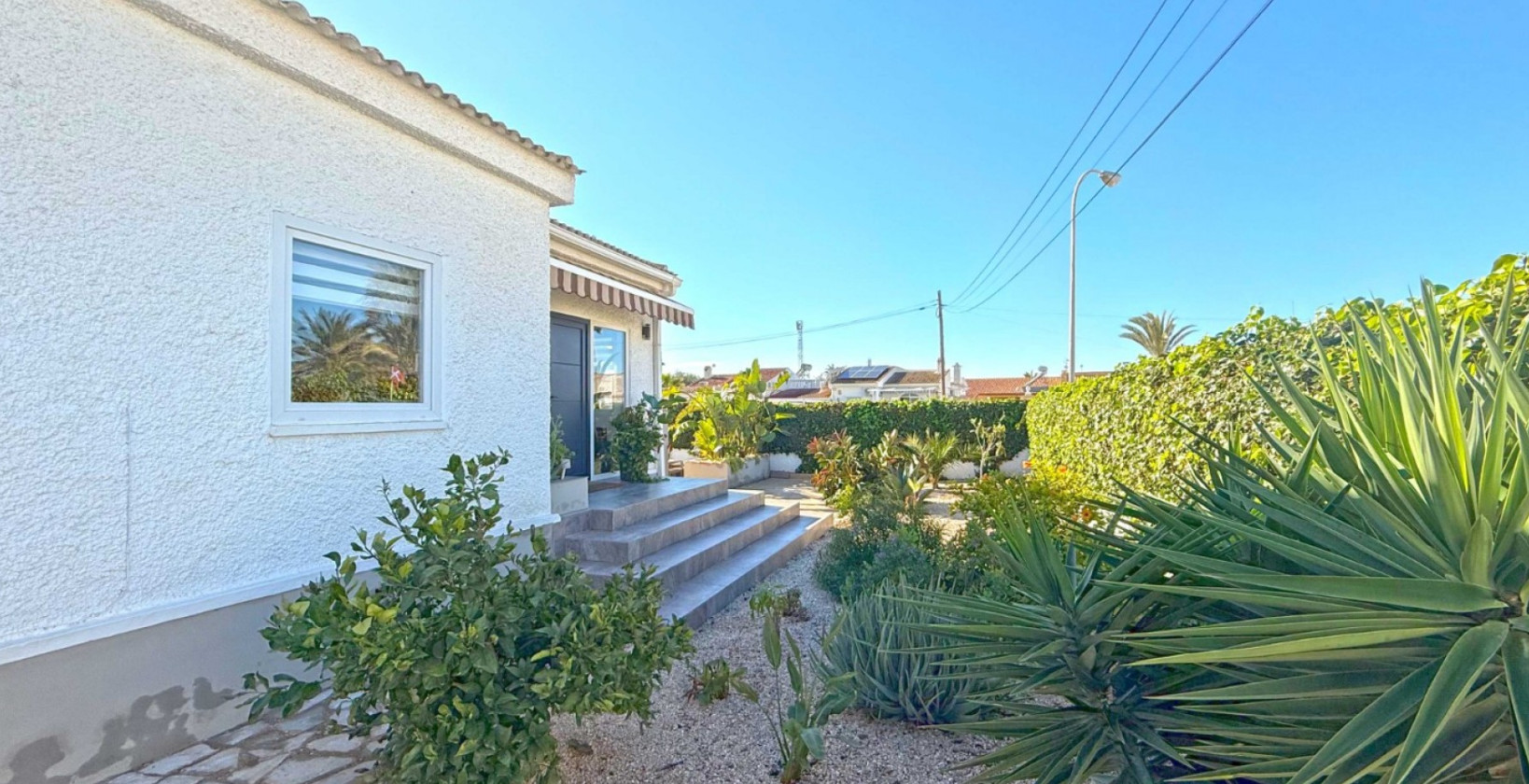 Återförsäljning - Villa - Torrevieja - La Siesta - El Salado -  Torreta