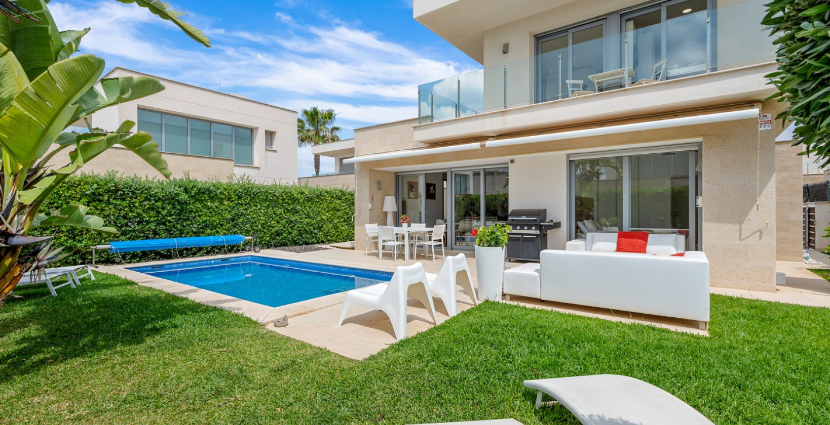 Resale - Villa - Orihuela Costa - Vistabella Golf