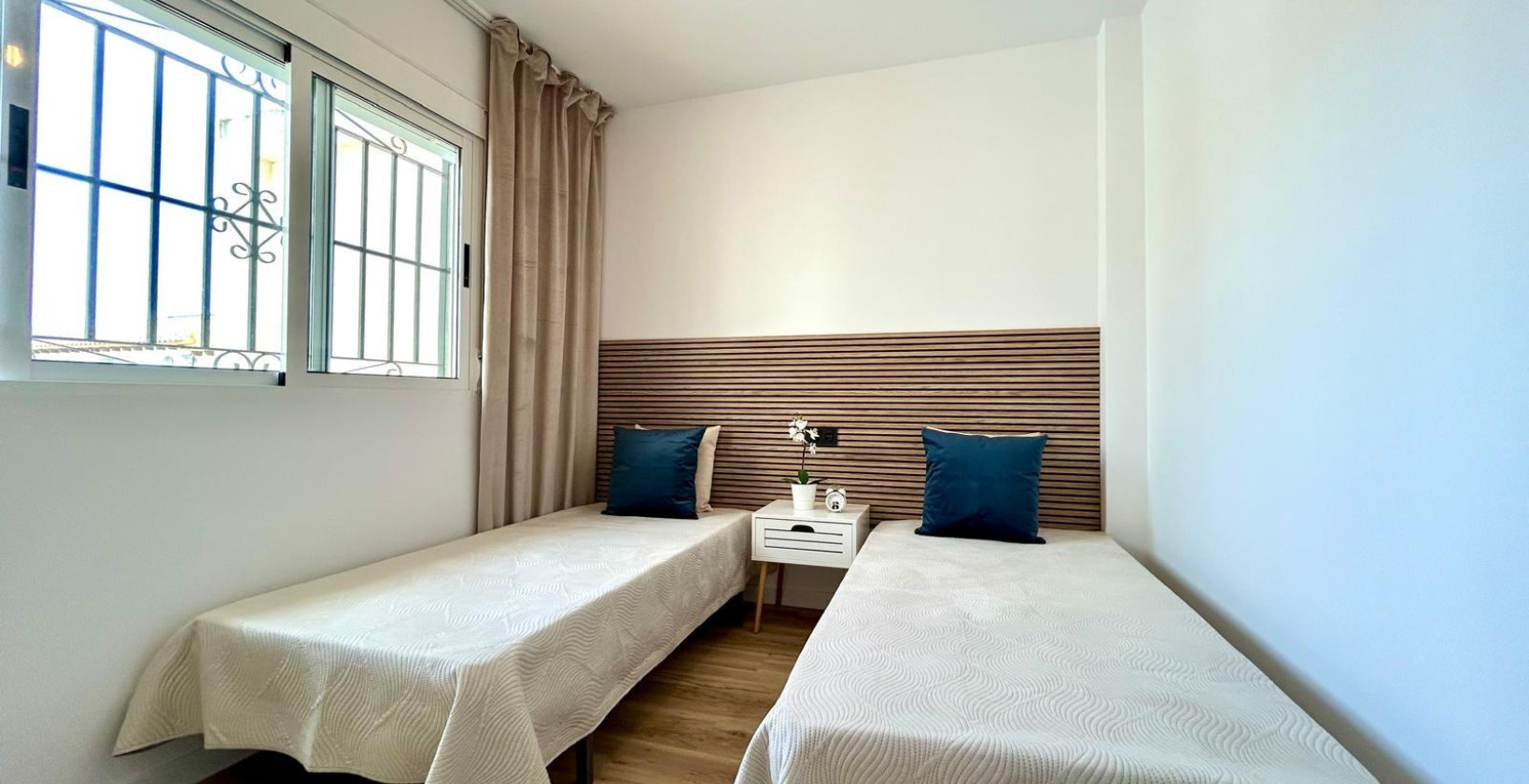 Resale - Apartment / flat - Orihuela Costa - Urbanización Perla del Mar