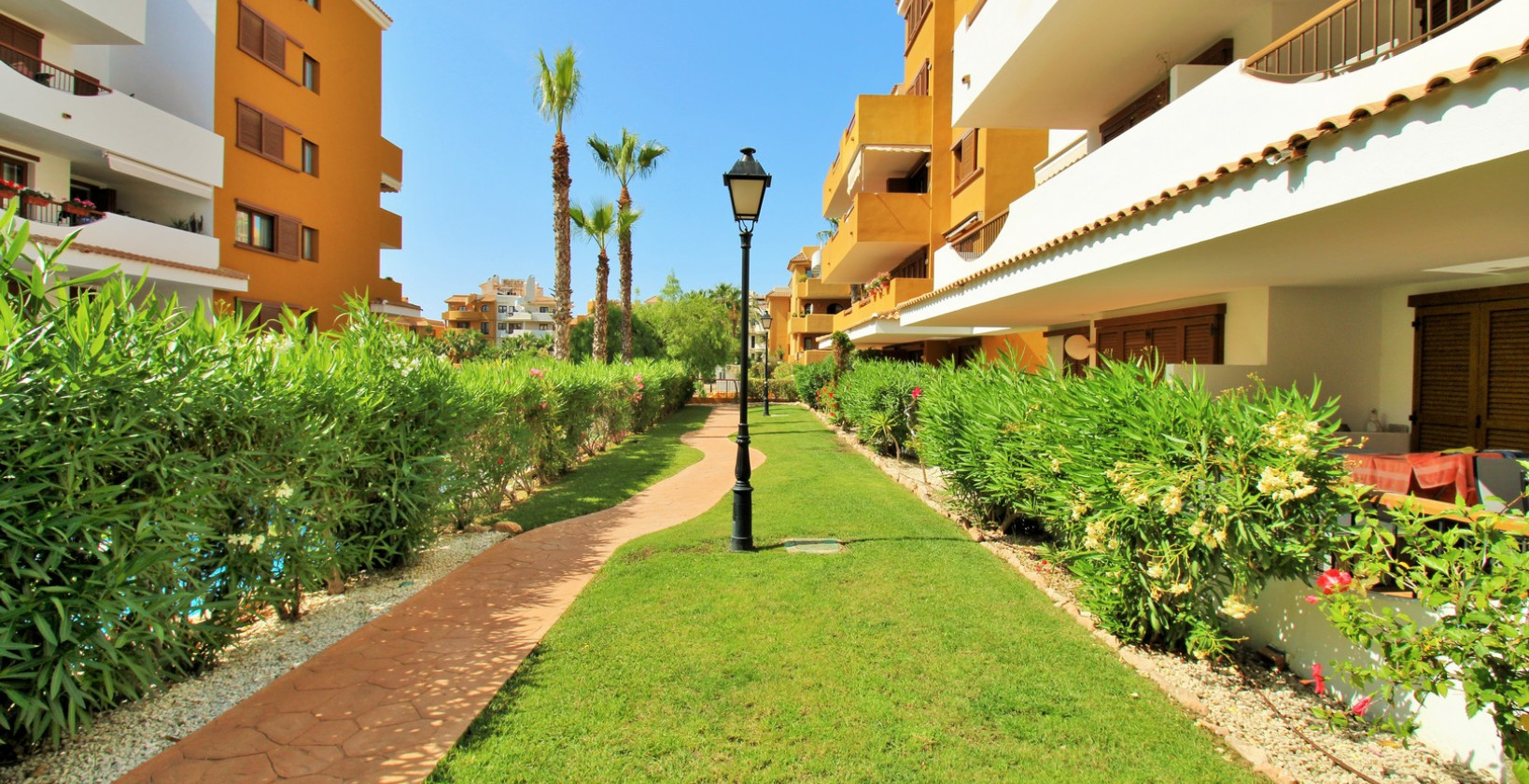 Resale - Apartment / flat - Torrevieja - Punta Prima
