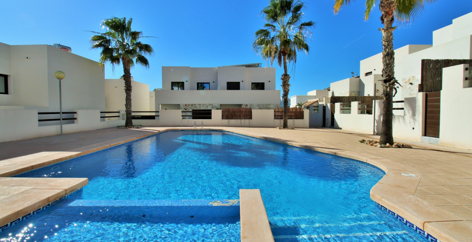 Resale - Villa - Villamartín - PAU 8