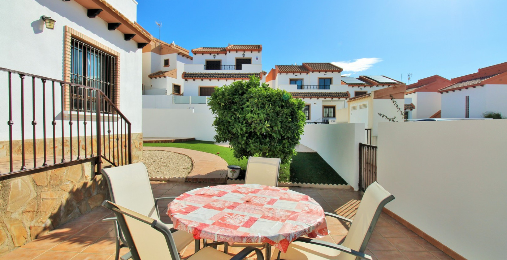 Resale - Villa - Villamartín - PAU 8