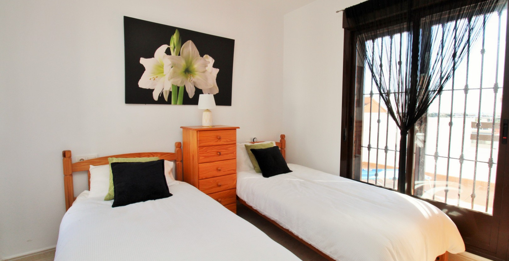 Resale - Villa - Villamartín - PAU 8