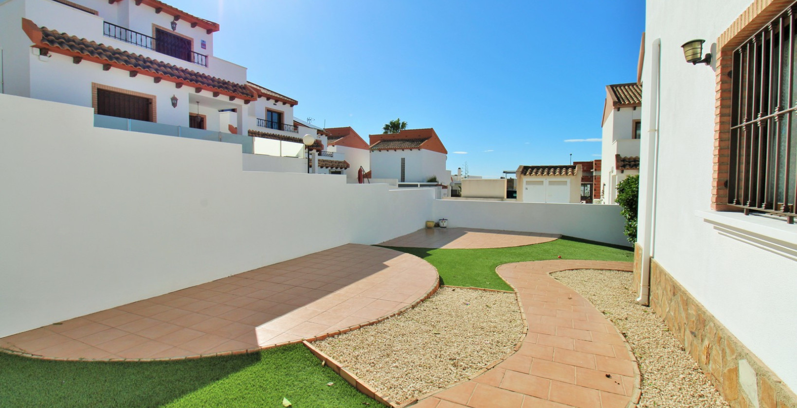 Resale - Villa - Villamartín - PAU 8