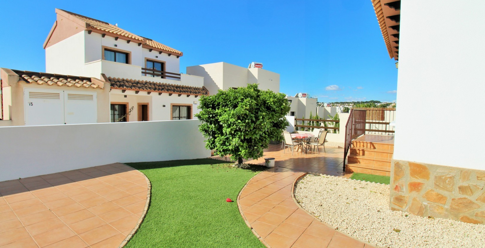 Resale - Villa - Villamartín - PAU 8