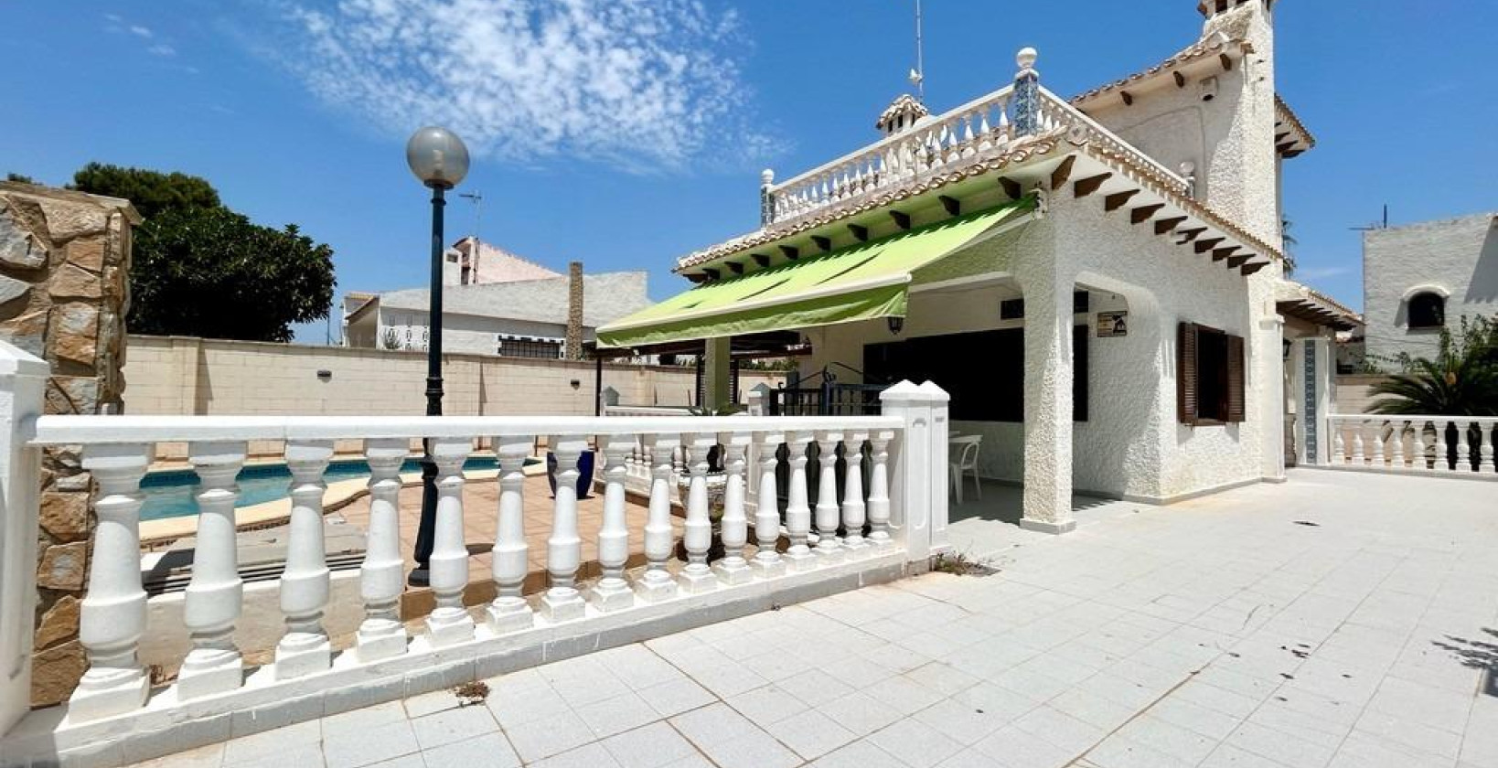 Resale - Villa - Orihuela Costa - La Zenia