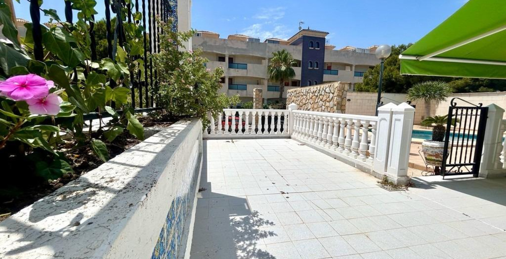 Resale - Villa - Orihuela Costa - La Zenia
