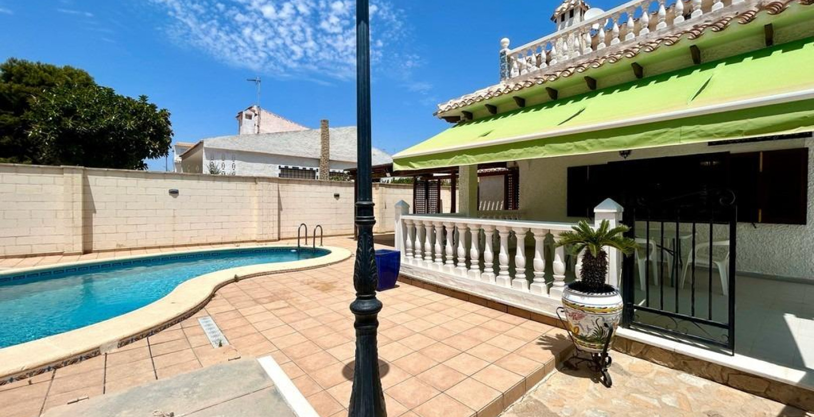 Resale - Villa - Orihuela Costa - La Zenia