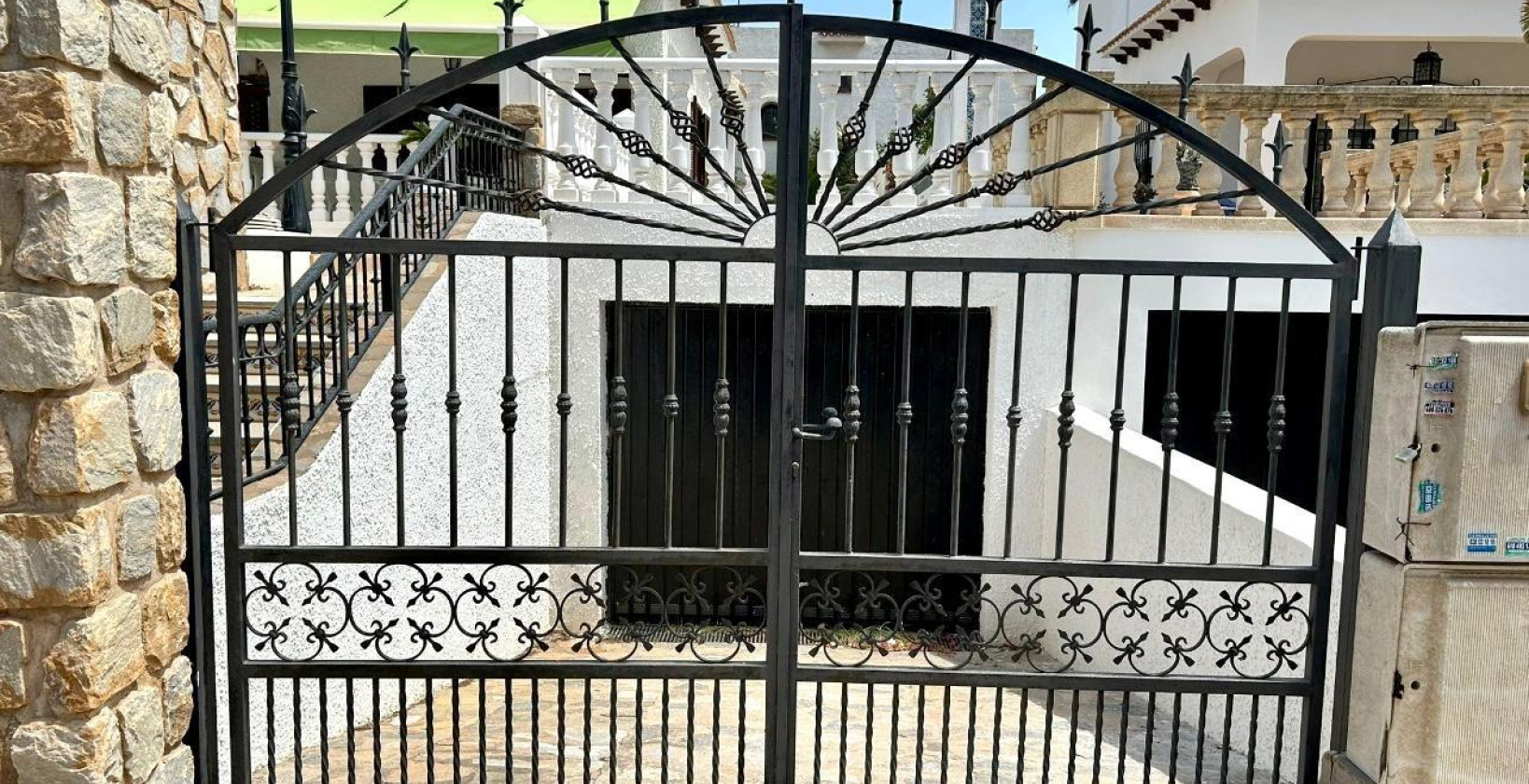 Resale - Villa - Orihuela Costa - La Zenia