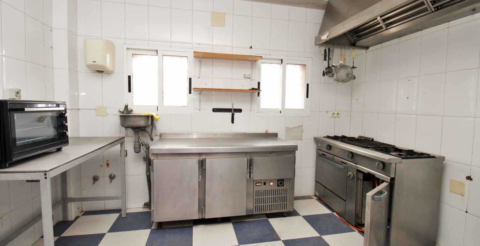 Bruktbolig - Kommersiell - Villamartín - Villamartin