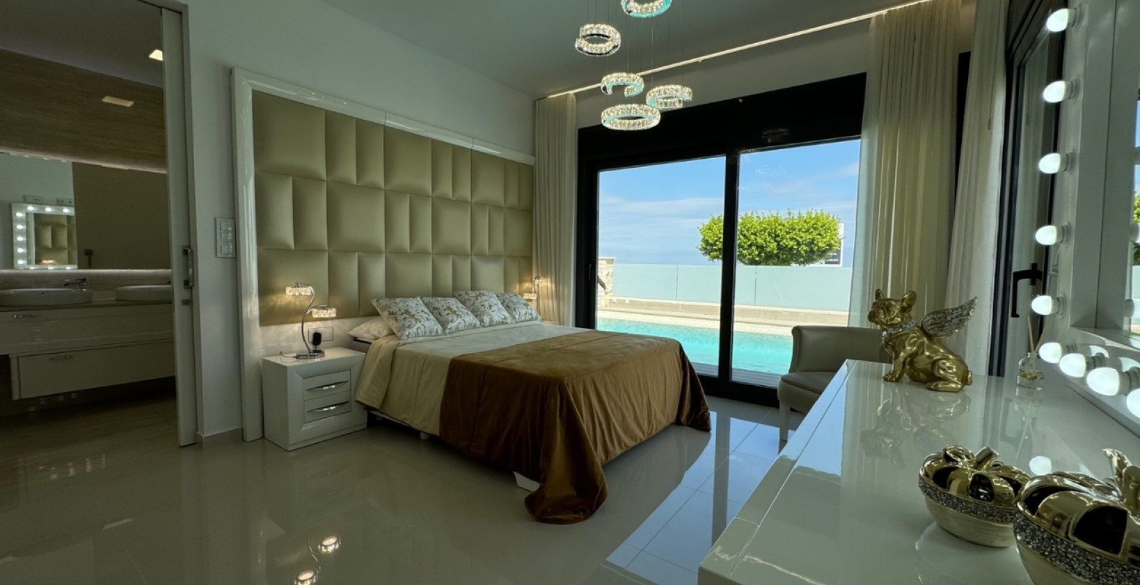 Återförsäljning - Villa - San Miguel de Salinas