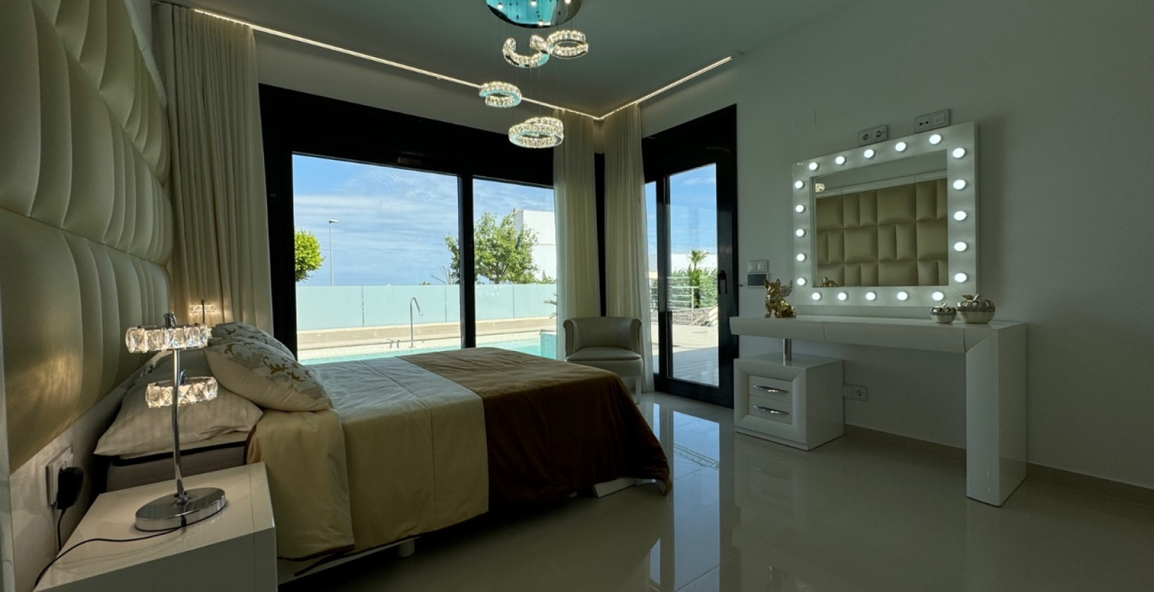 Återförsäljning - Villa - San Miguel de Salinas