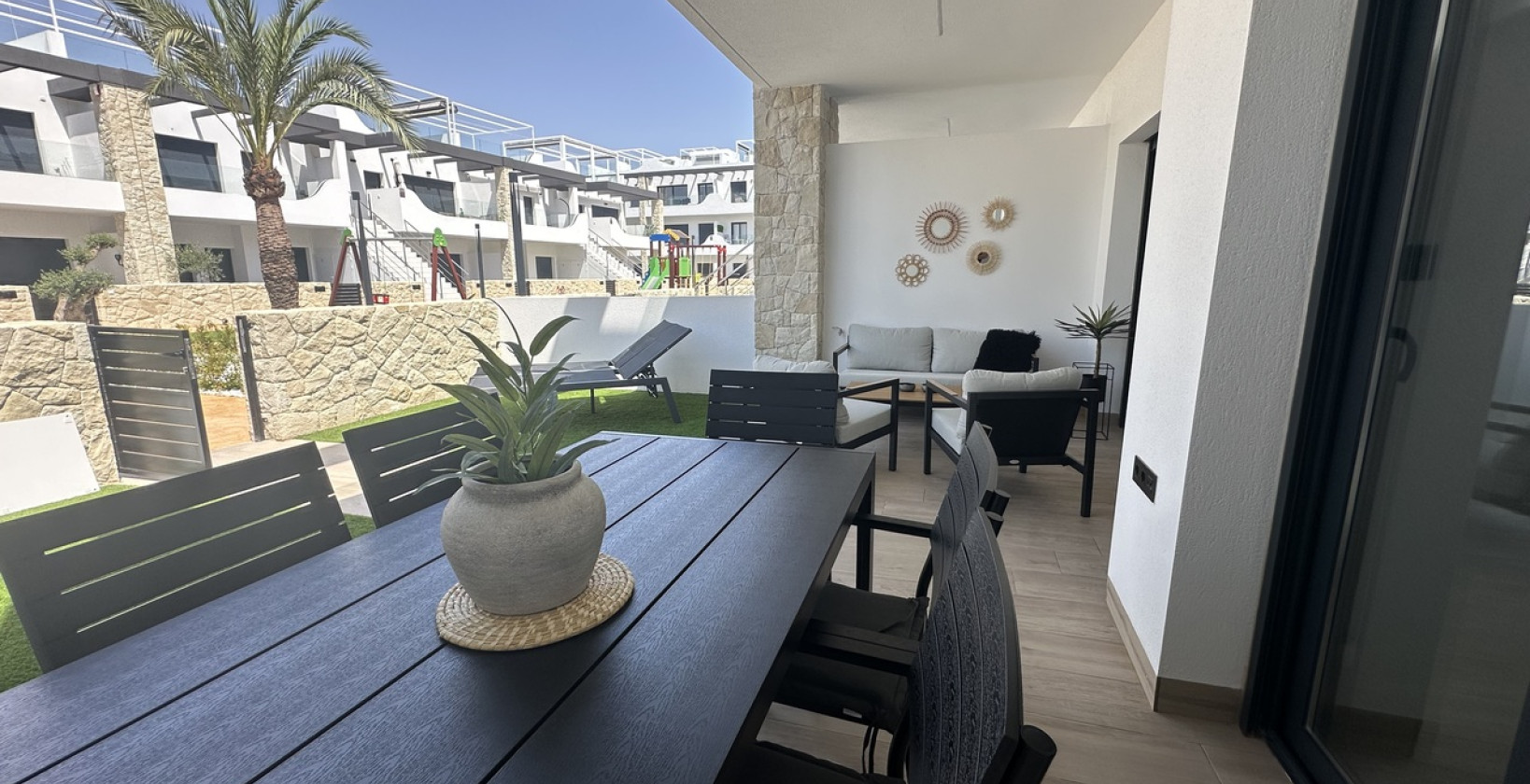 Resale - Apartment / flat - Torrevieja - Punta Prima