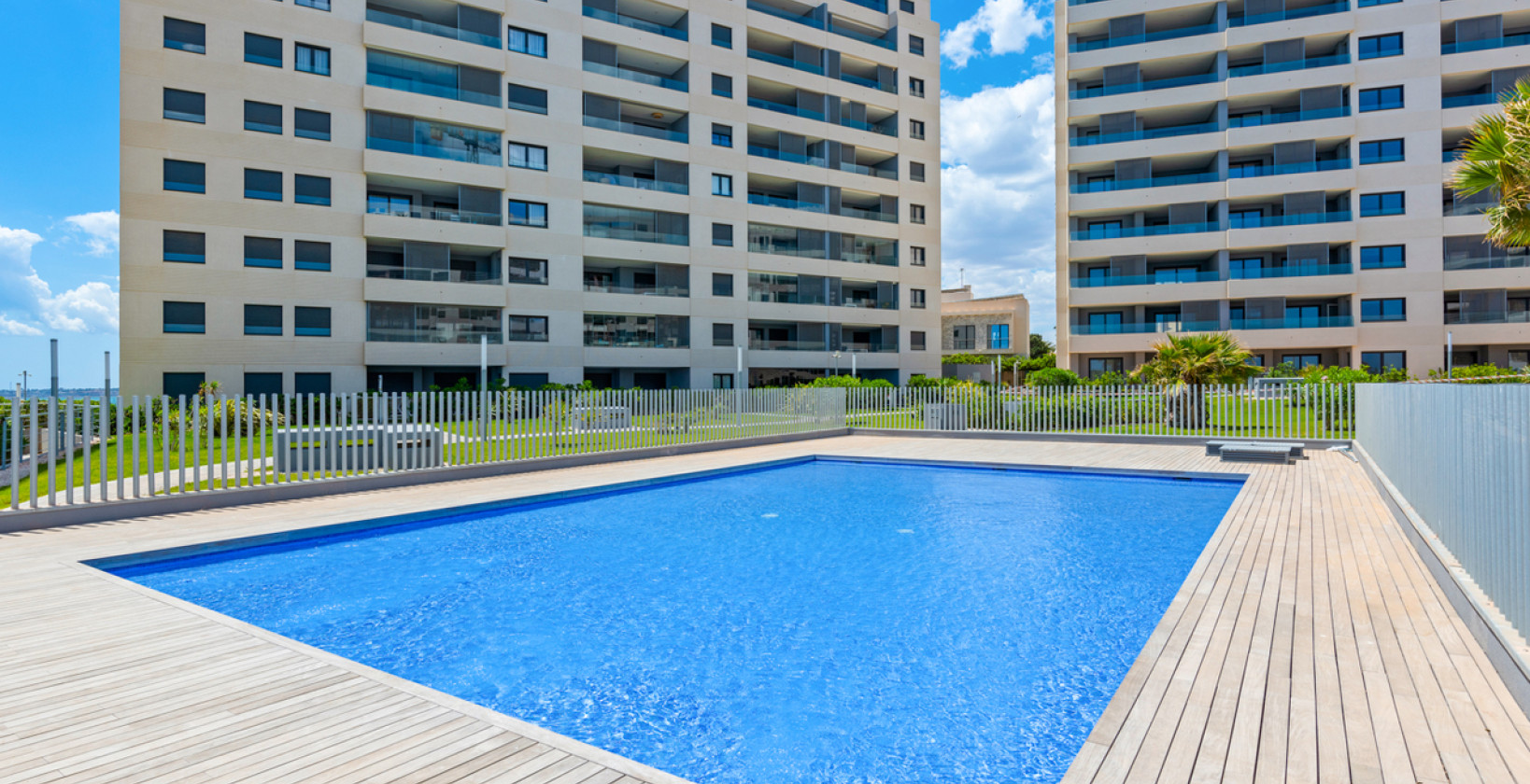 Resale - Apartment / flat - Torrevieja - Punta Prima