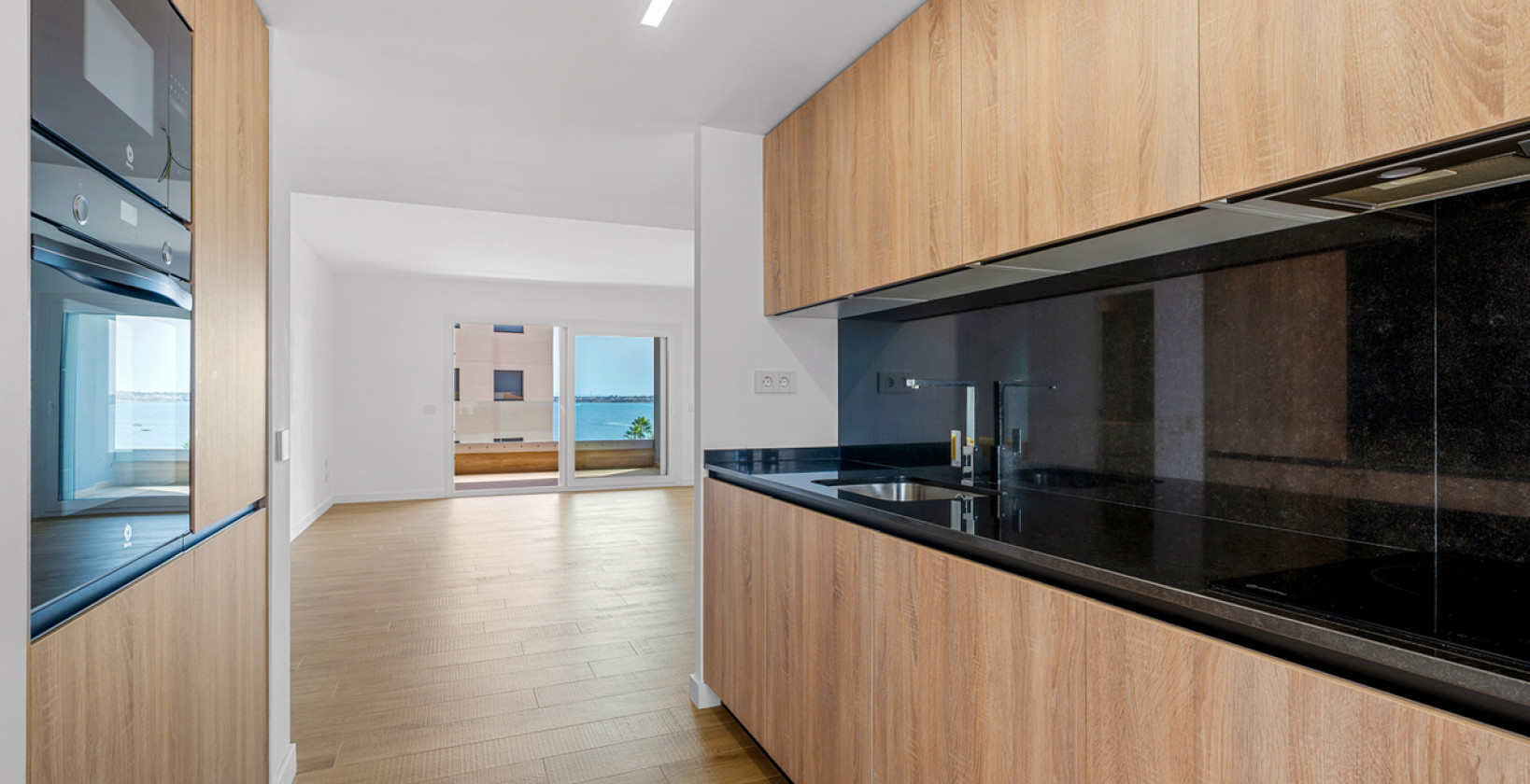 Resale - Apartment / flat - Torrevieja - Punta Prima