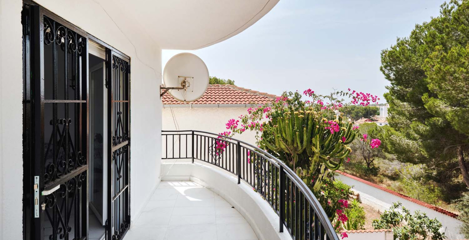 Resale - Villa - Pinar de Campoverde