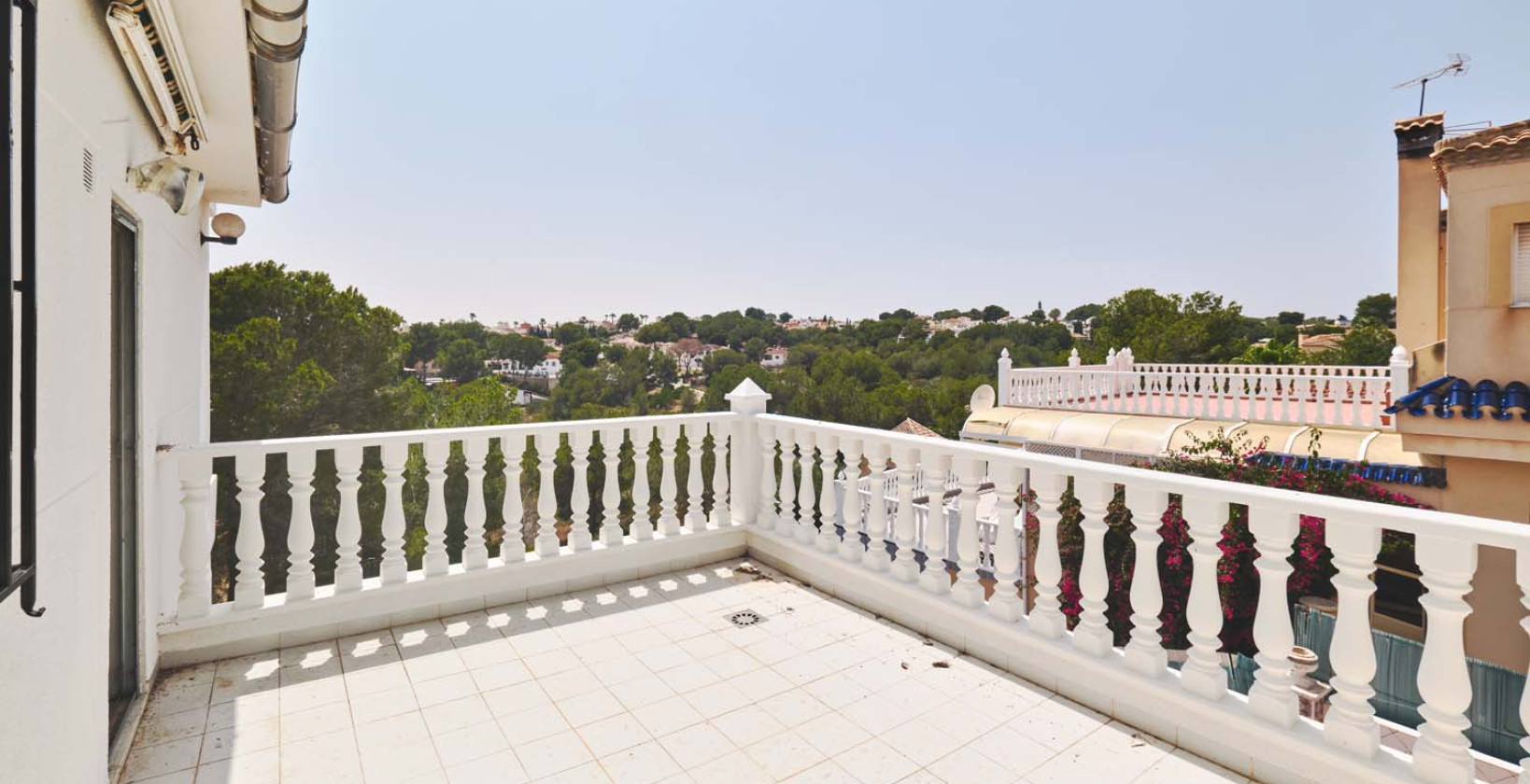 Resale - Villa - Pinar de Campoverde