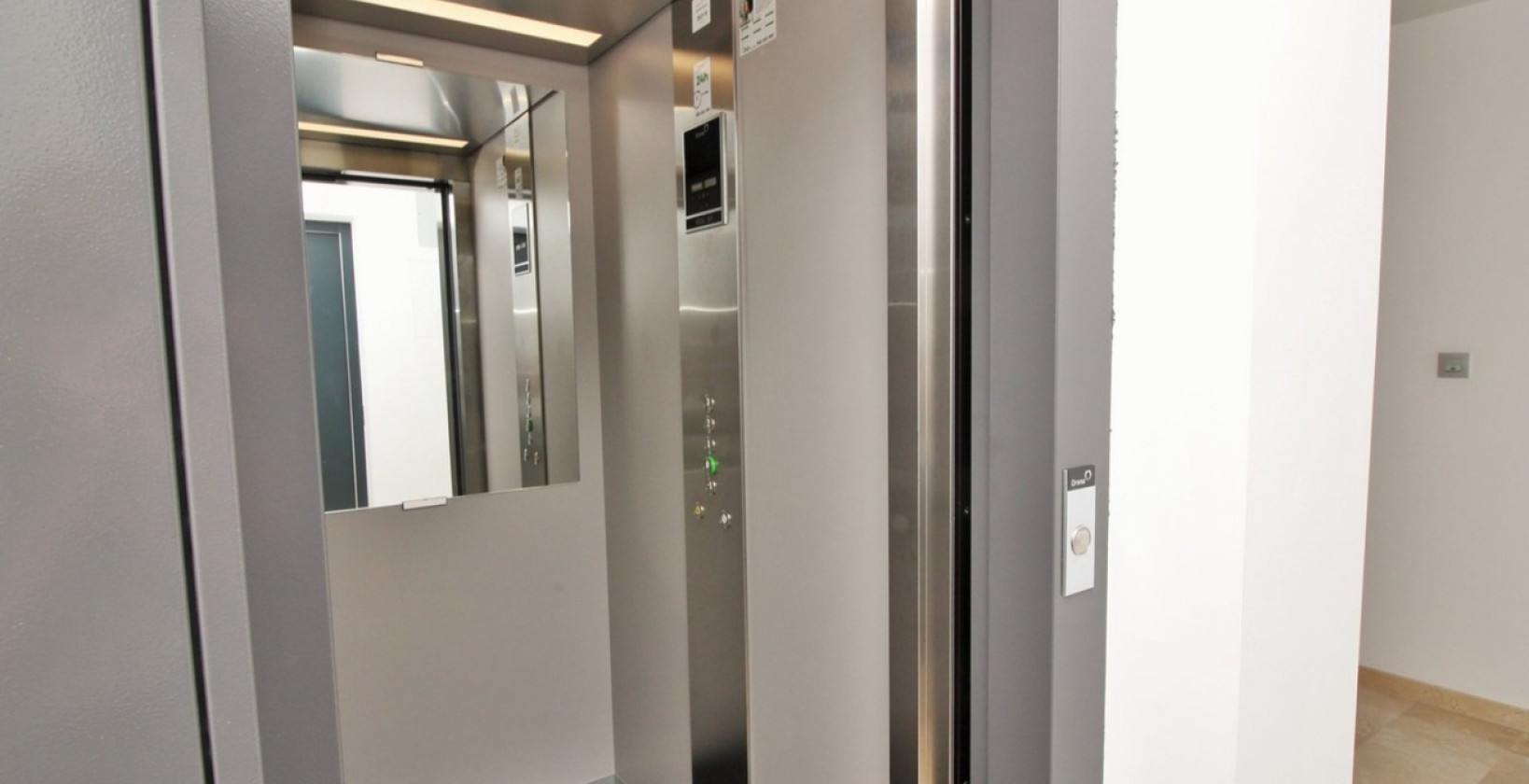 Resale - Apartment / flat - Villamartín - Costa Blanca