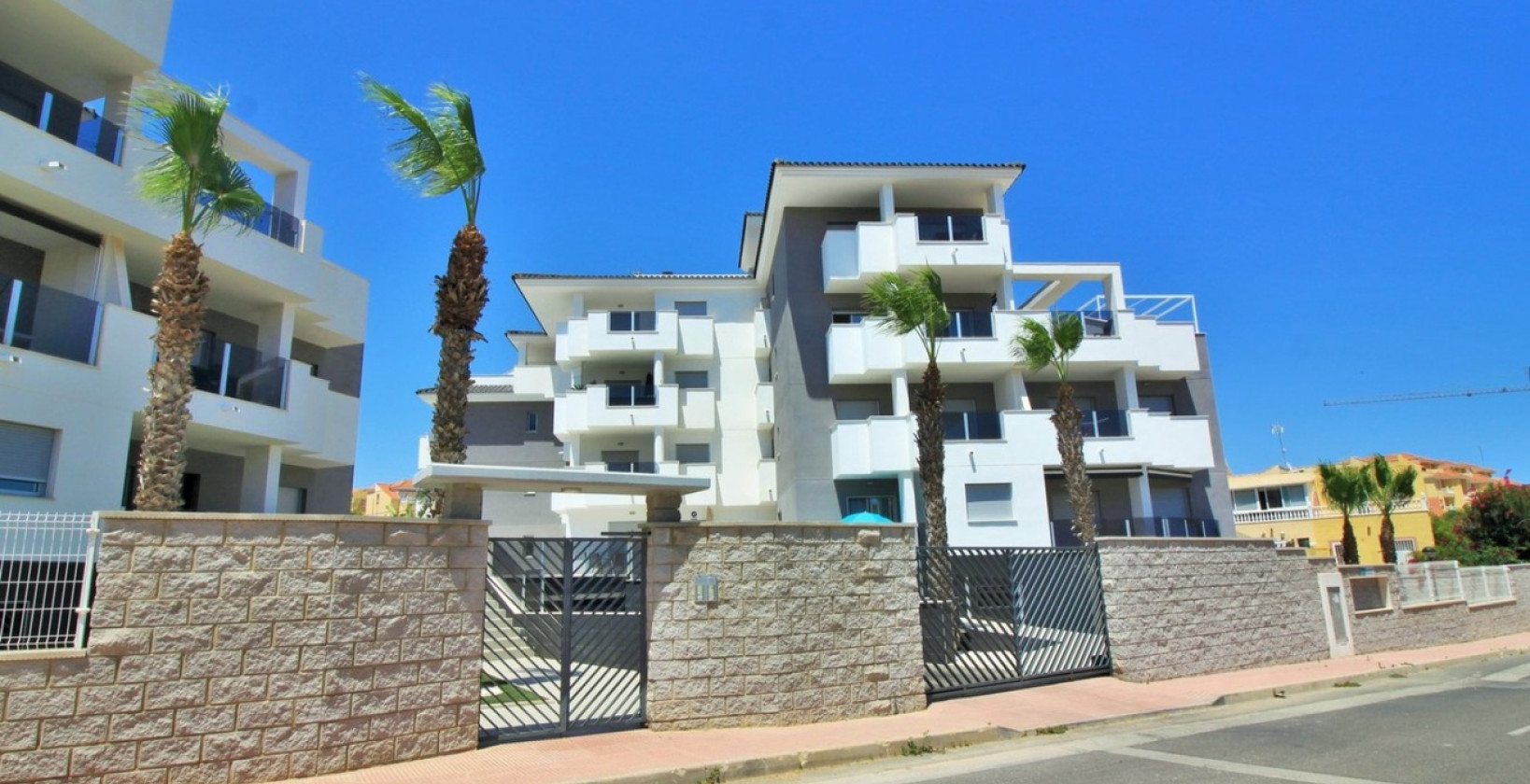 Resale - Apartment / flat - Villamartín - Costa Blanca