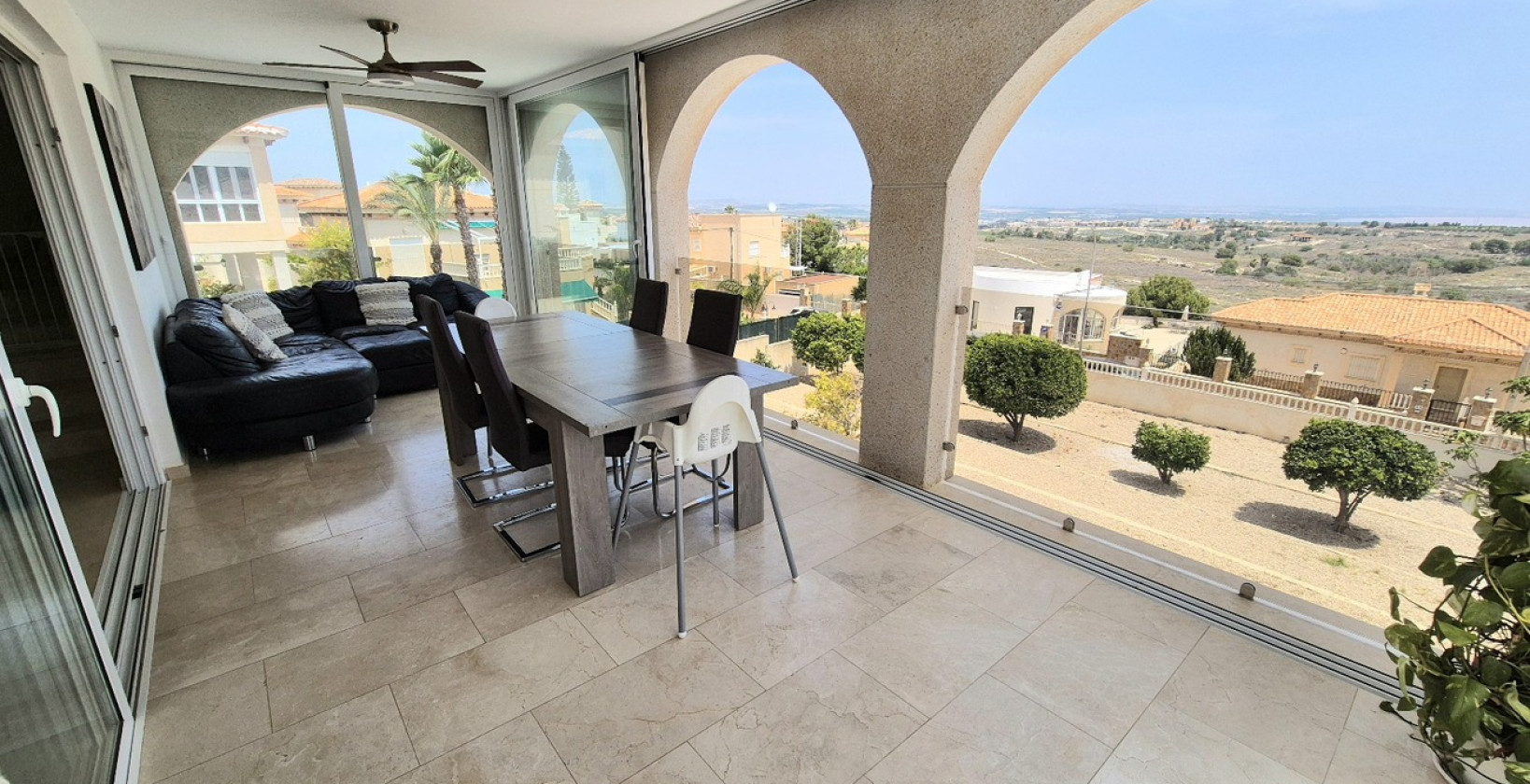 Resale - Villa - San Miguel de Salinas - Ciudad De Las Comunicaciones