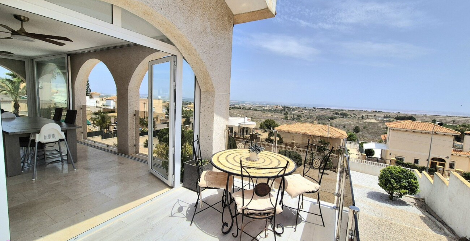 Resale - Villa - San Miguel de Salinas - Ciudad De Las Comunicaciones