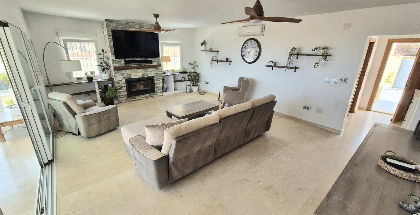 Resale - Villa - San Miguel de Salinas - Ciudad De Las Comunicaciones