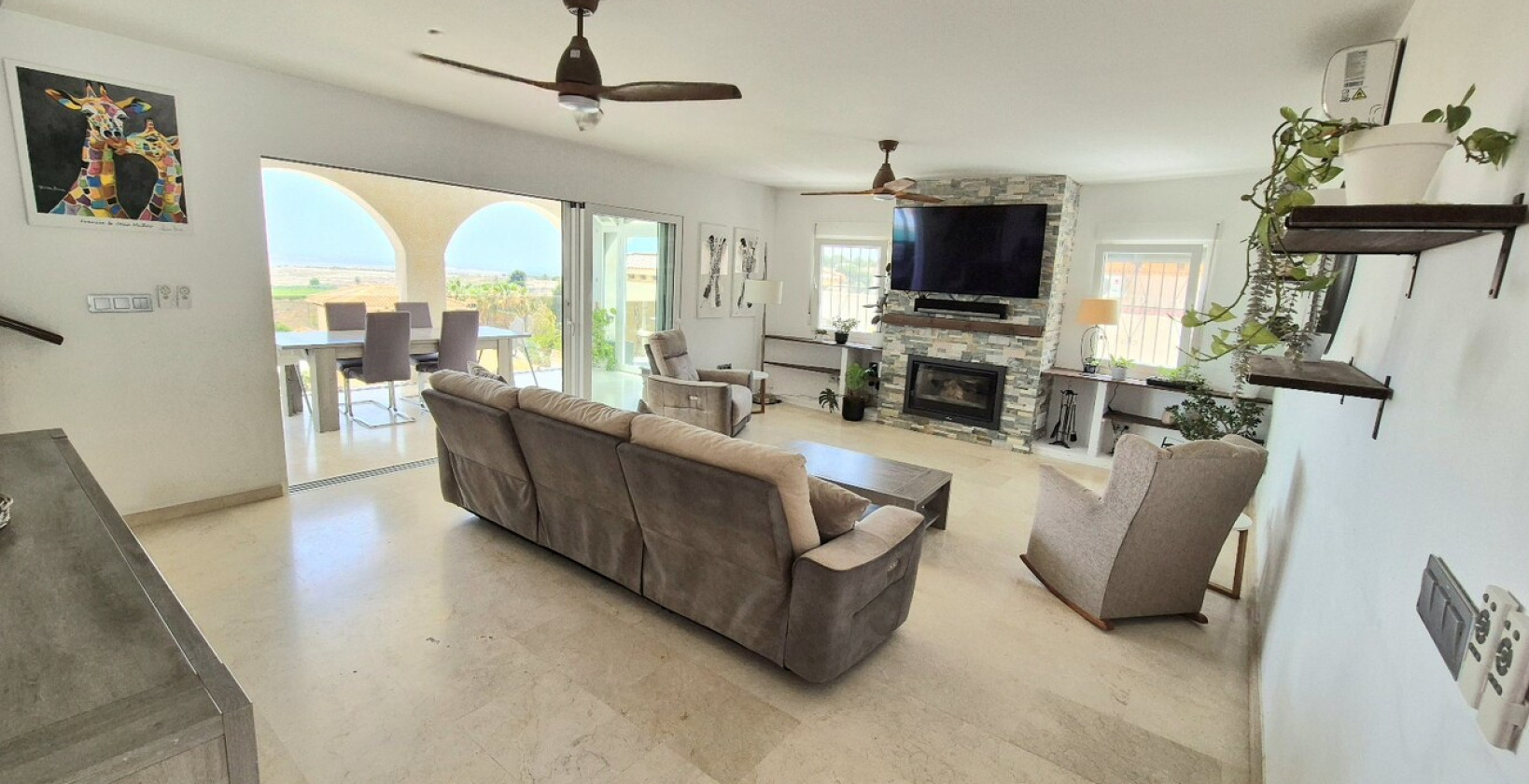 Resale - Villa - San Miguel de Salinas - Ciudad De Las Comunicaciones