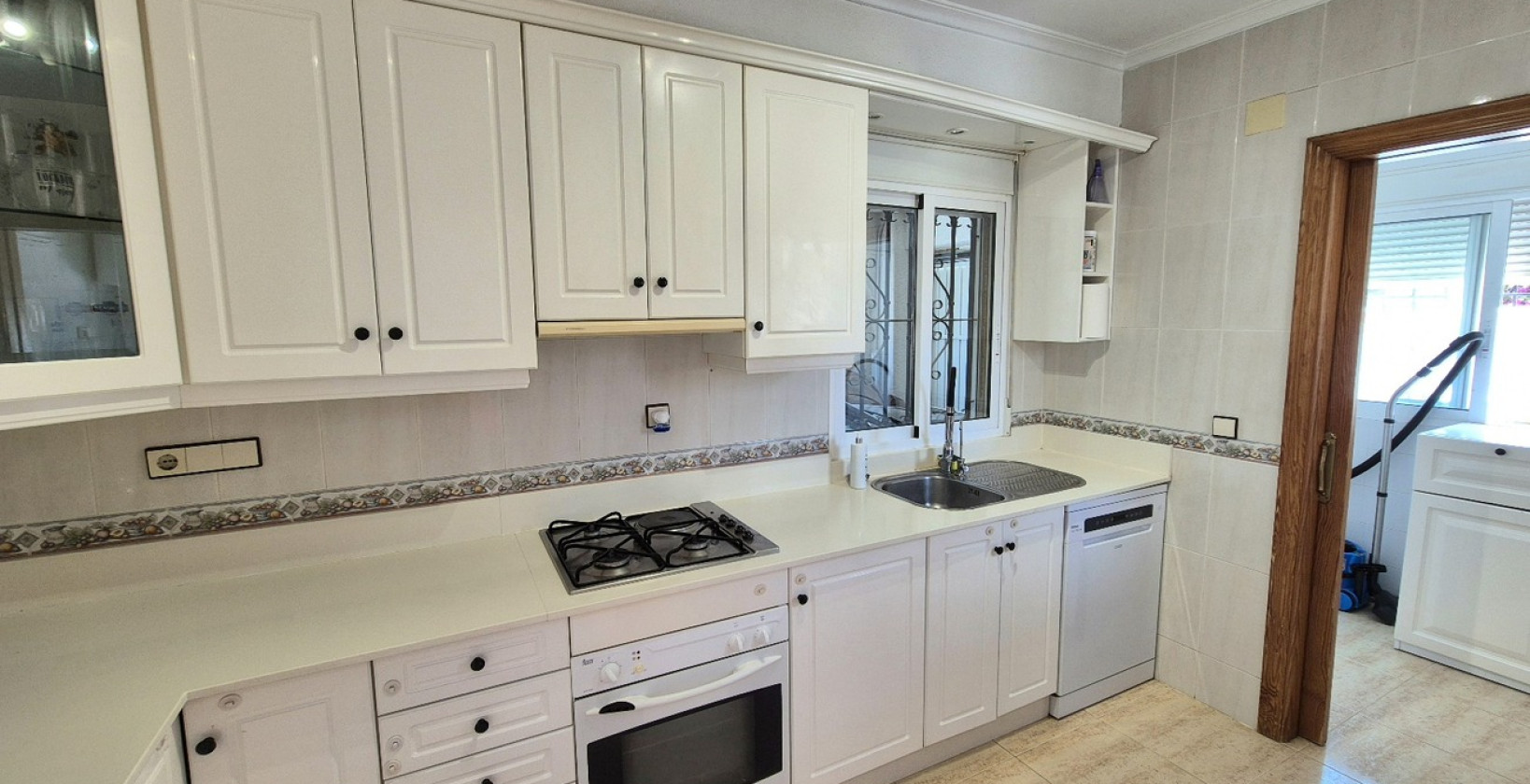 Resale - Villa - San Miguel de Salinas - Ciudad De Las Comunicaciones