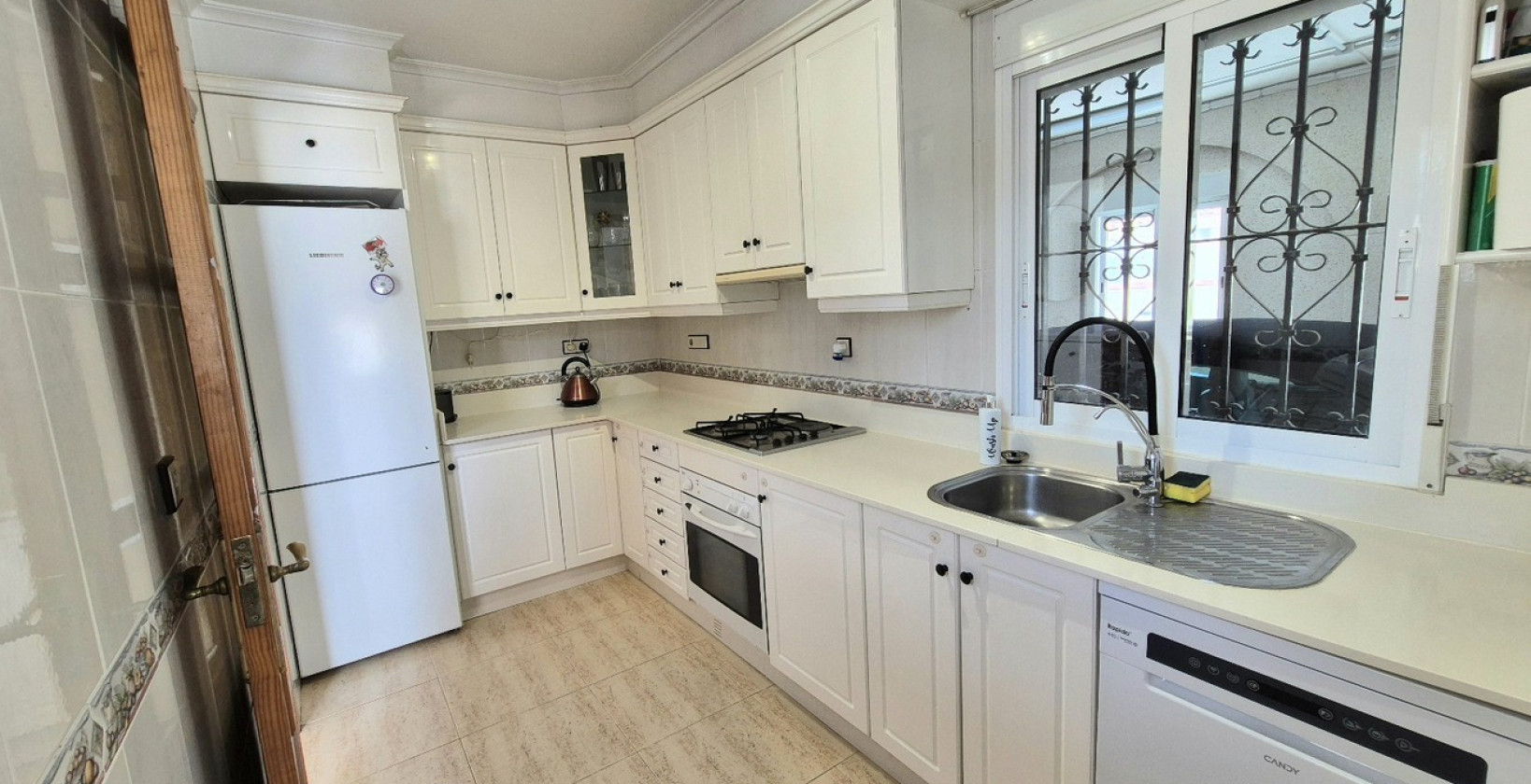 Resale - Villa - San Miguel de Salinas - Ciudad De Las Comunicaciones