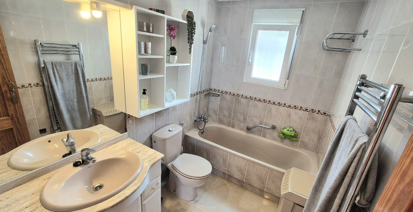 Resale - Villa - San Miguel de Salinas - Ciudad De Las Comunicaciones