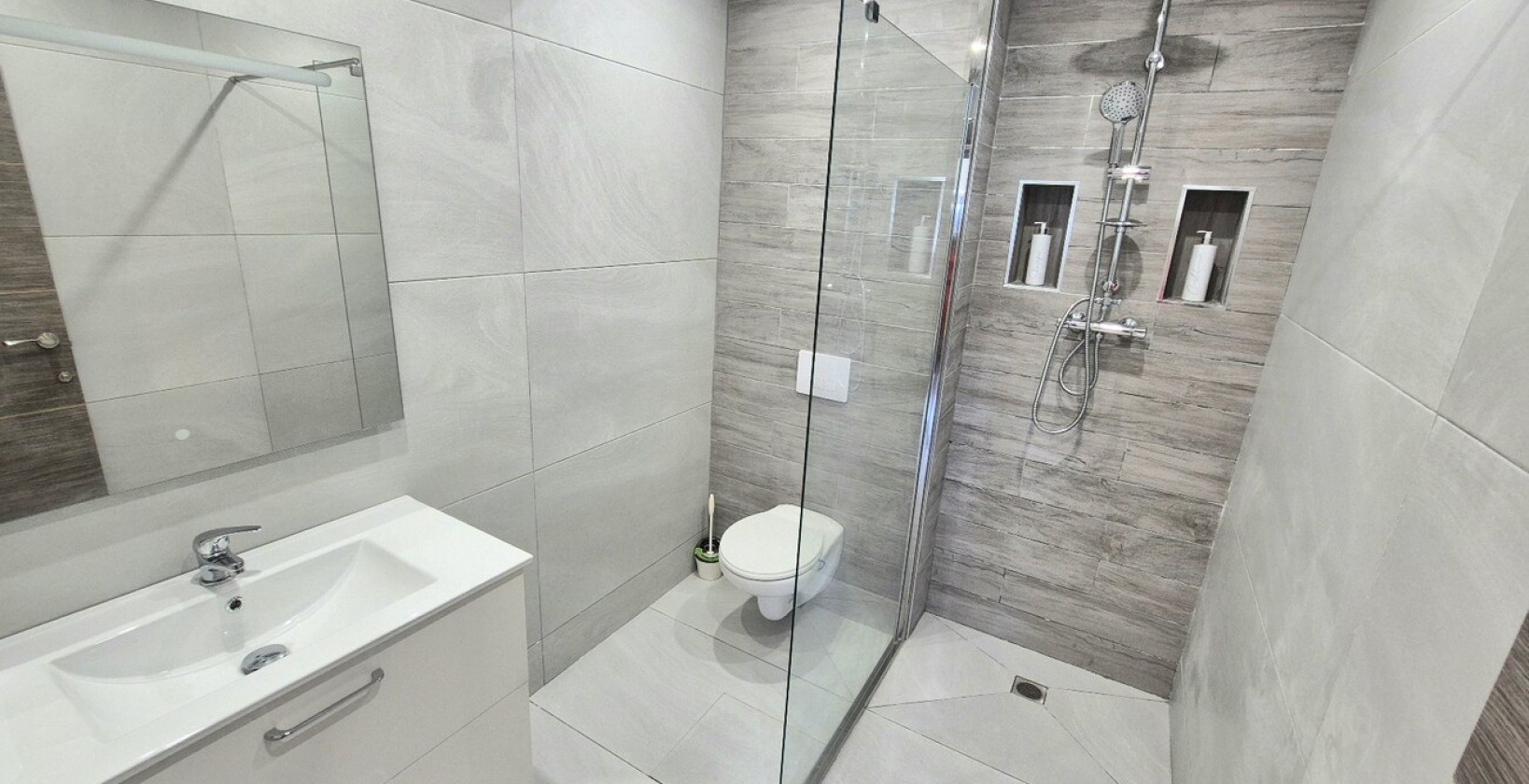 Resale - Villa - San Miguel de Salinas - Ciudad De Las Comunicaciones