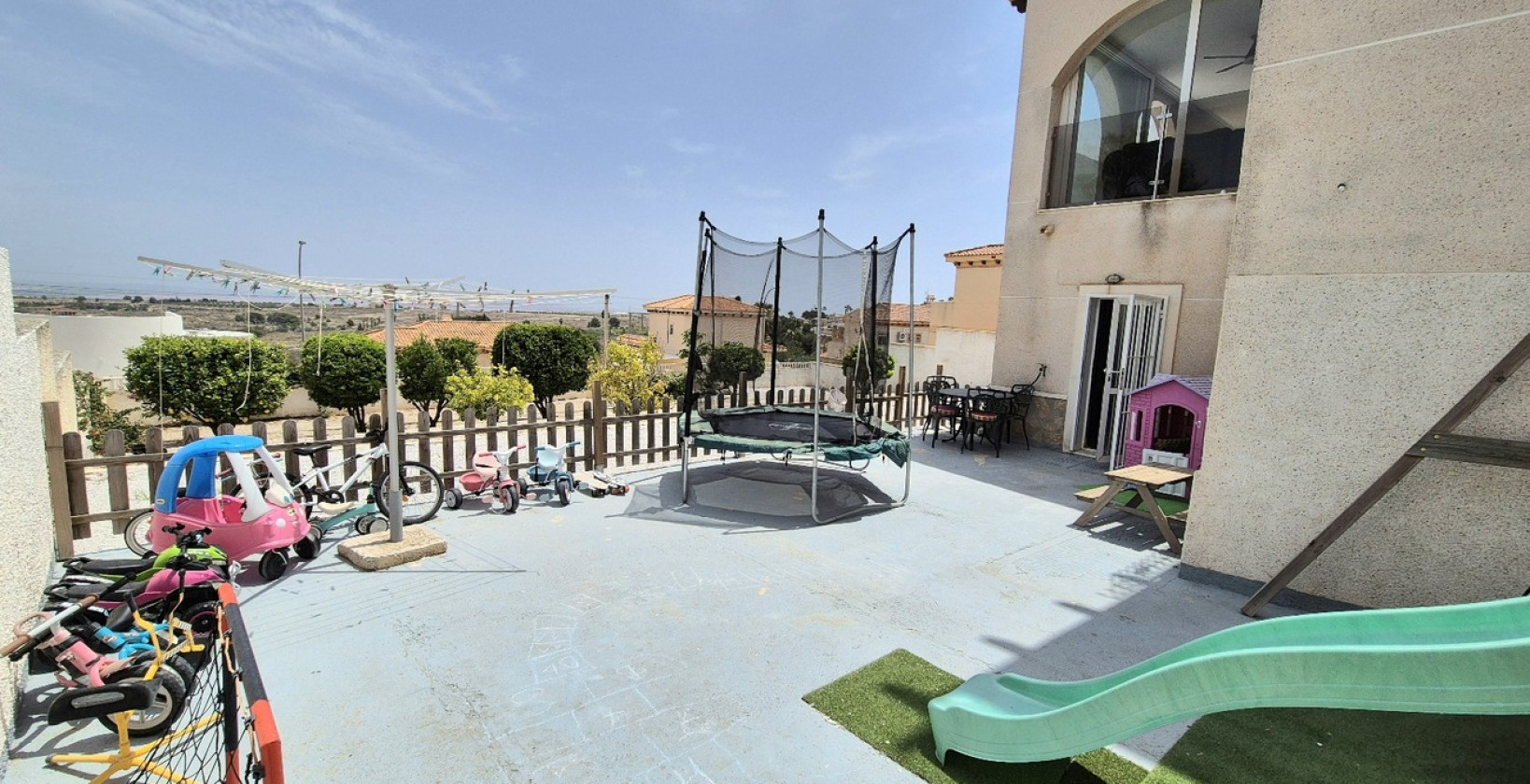 Resale - Villa - San Miguel de Salinas - Ciudad De Las Comunicaciones