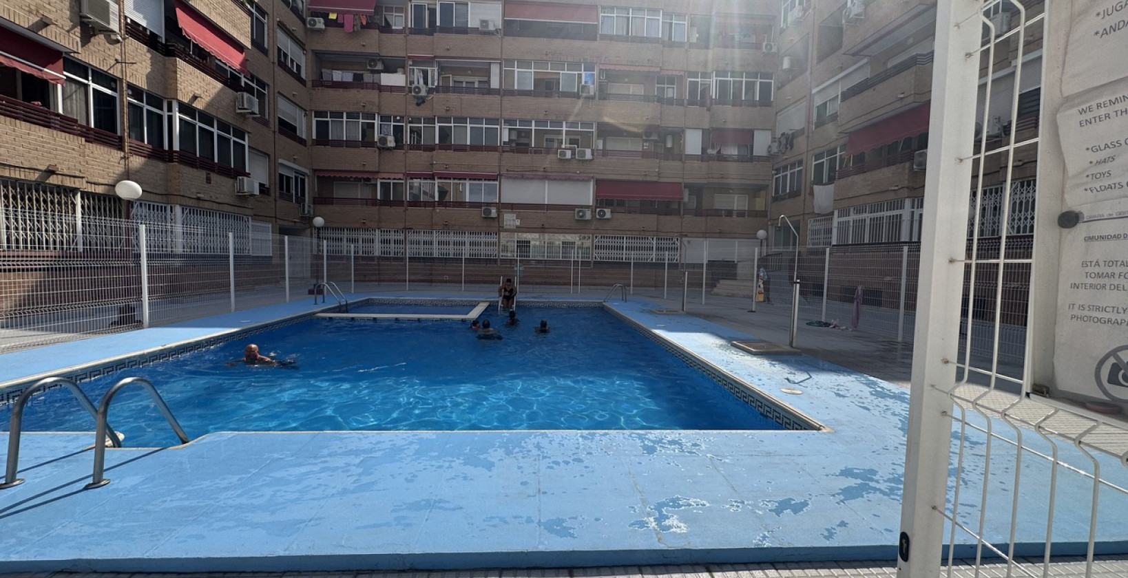 Resale - Apartment / flat - Torrevieja - torrevieja