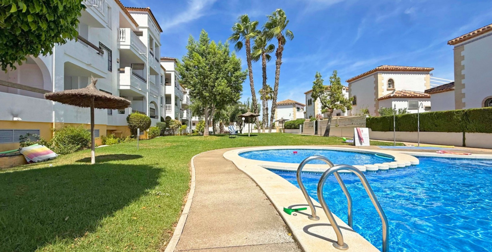 Resale - Apartment / flat - Orihuela Costa - Villamartín