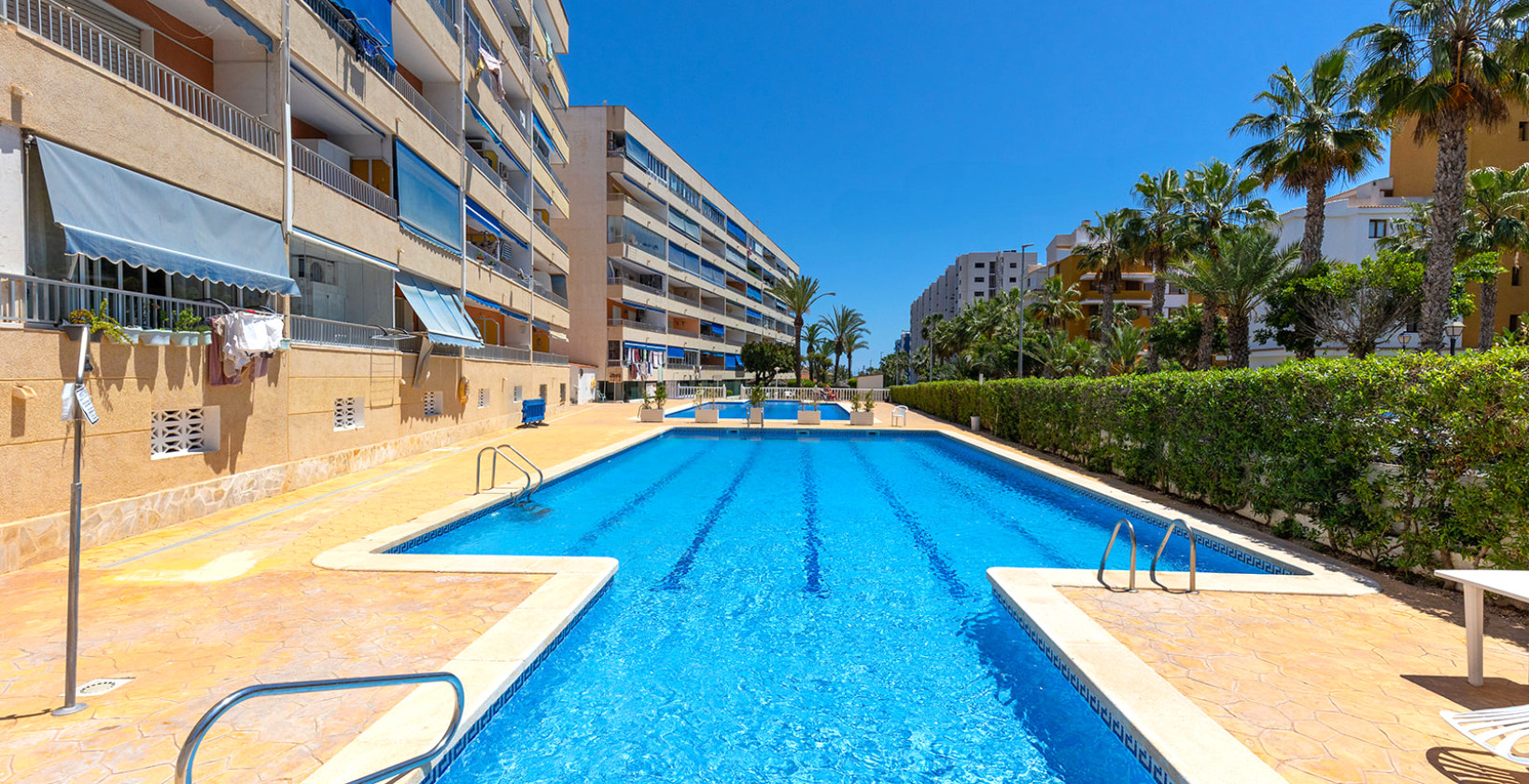 Resale - Apartment / flat - Torrevieja - Rocio del mar